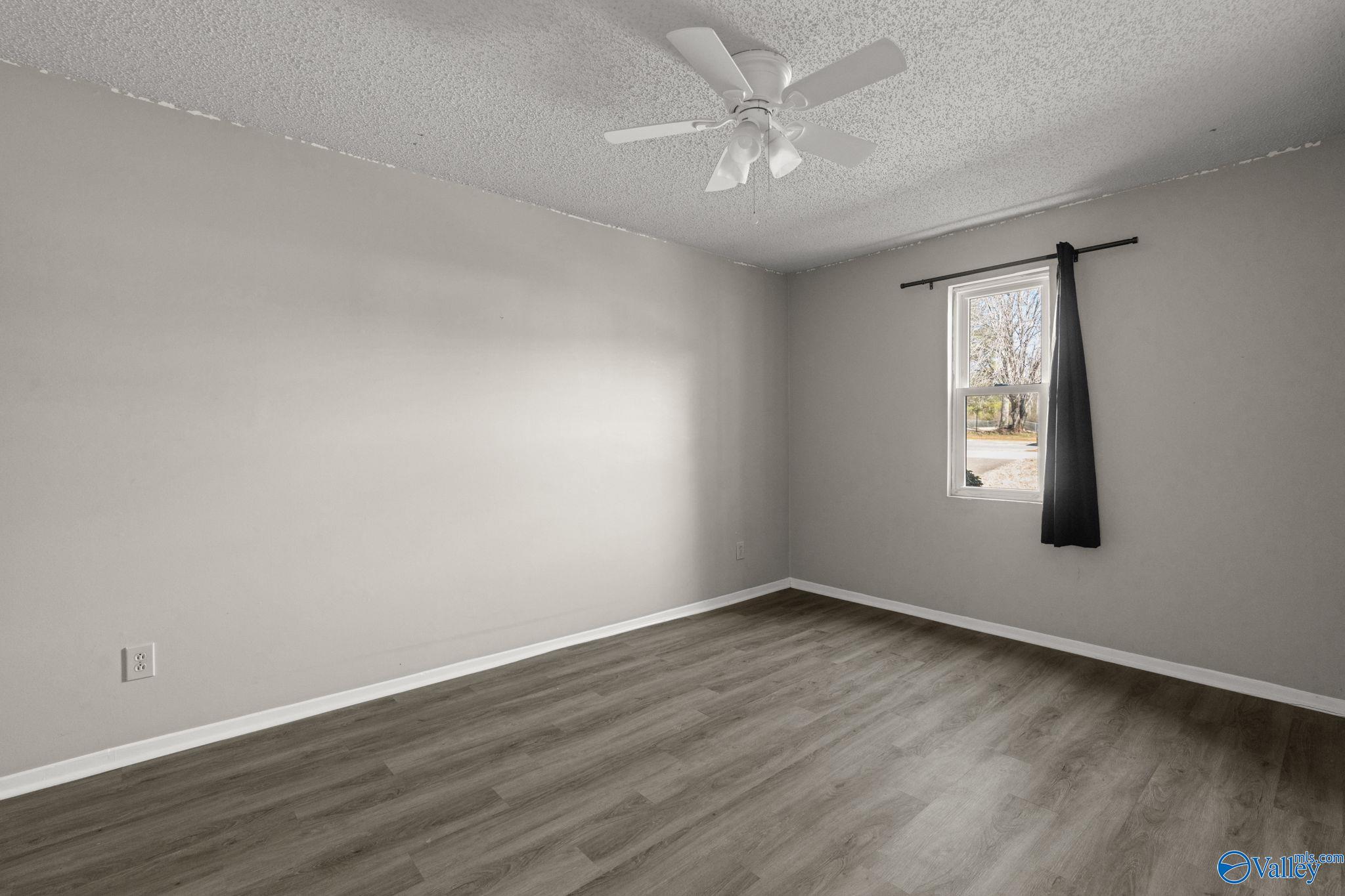 6601 Willow Pointe Drive