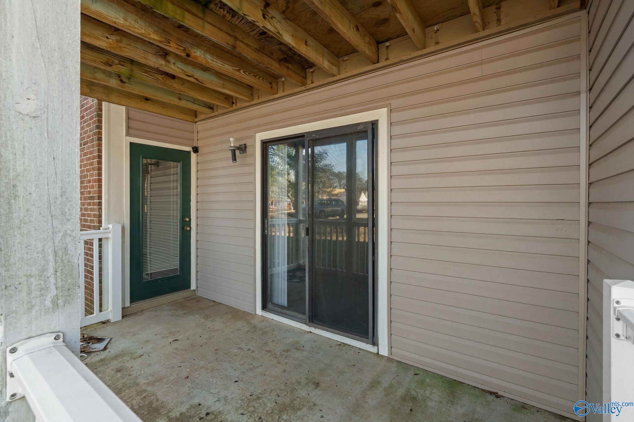 6601 Willow Pointe Drive