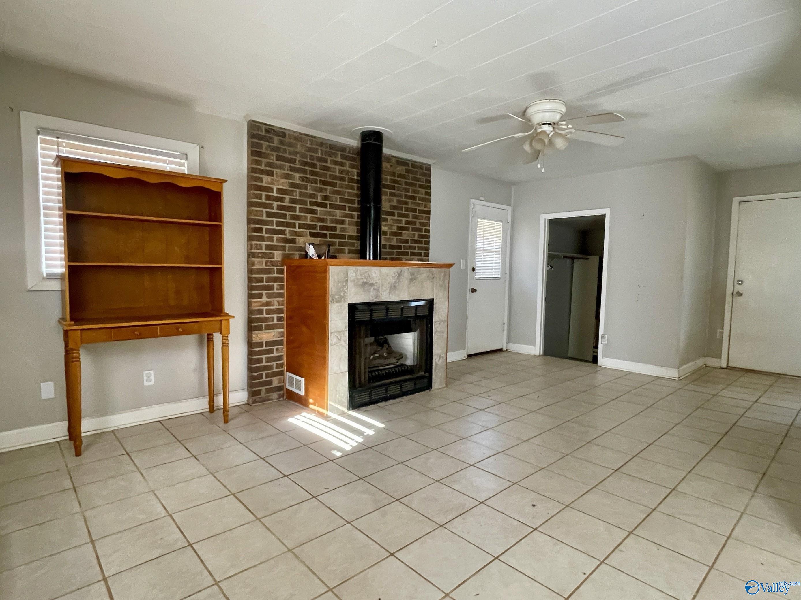 827 W Arbor Drive