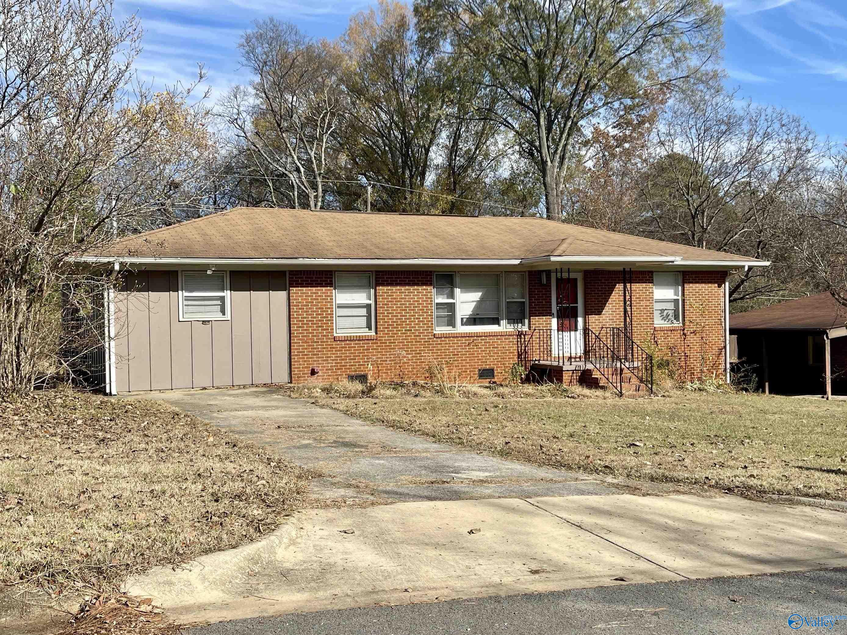 827 W Arbor Drive