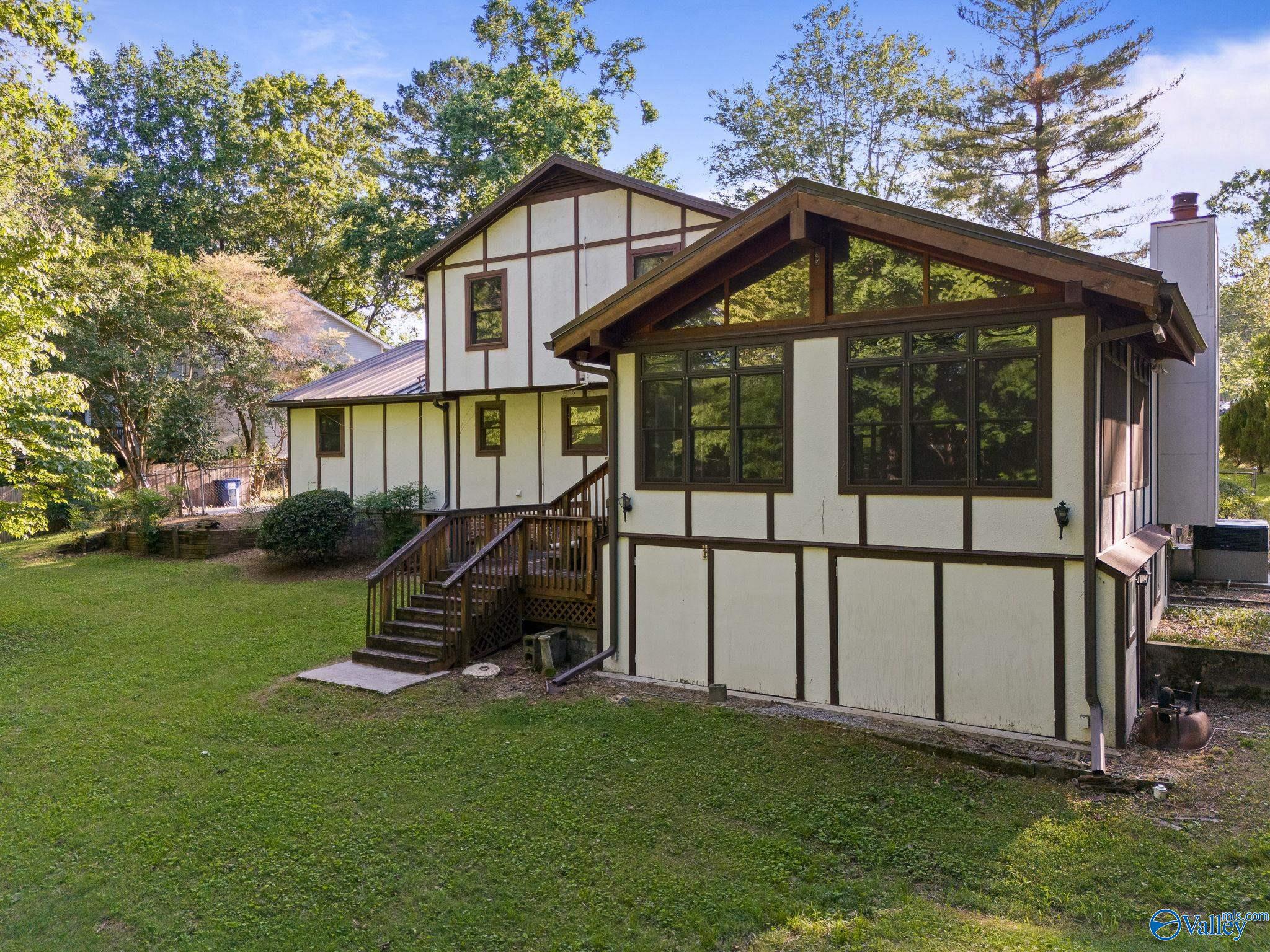 109 Benson Blvd