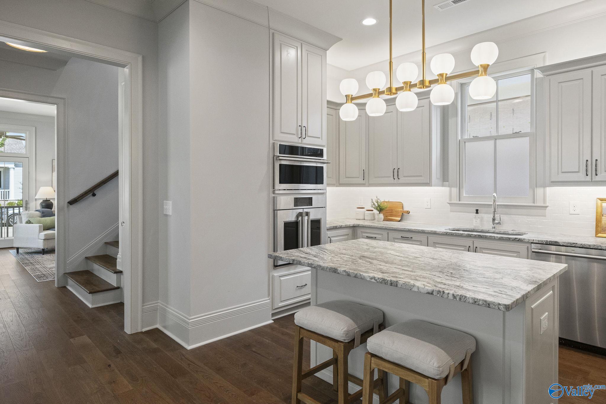 27 Lendon Main Street