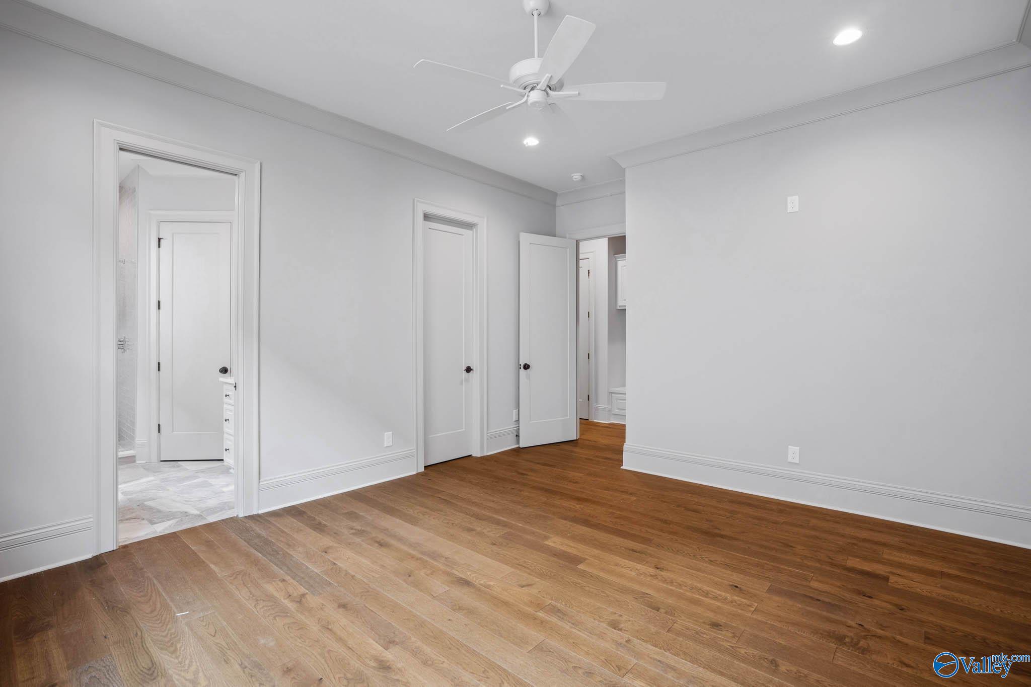 27 Lendon Main Street