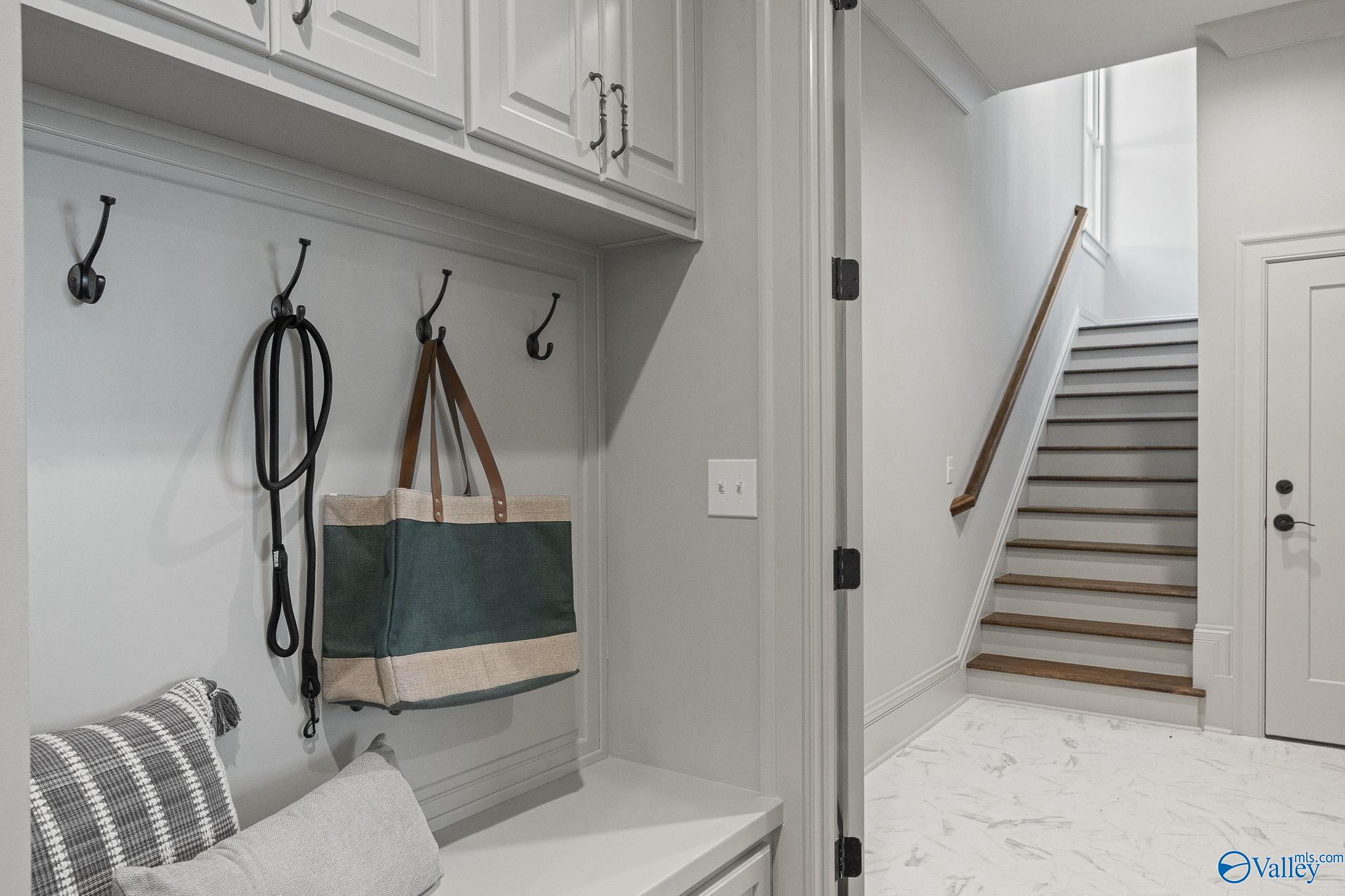 27 Lendon Main Street