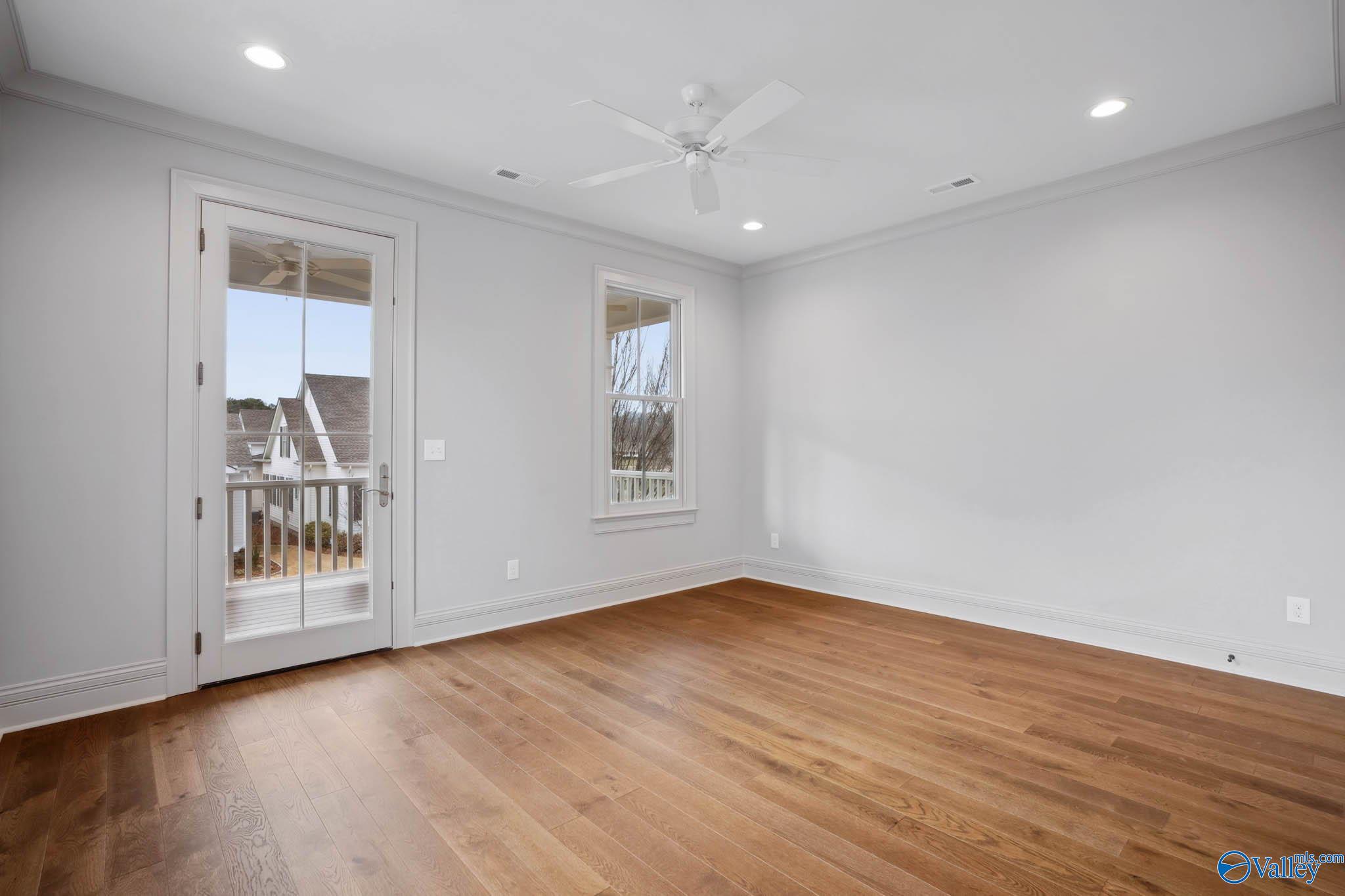 27 Lendon Main Street