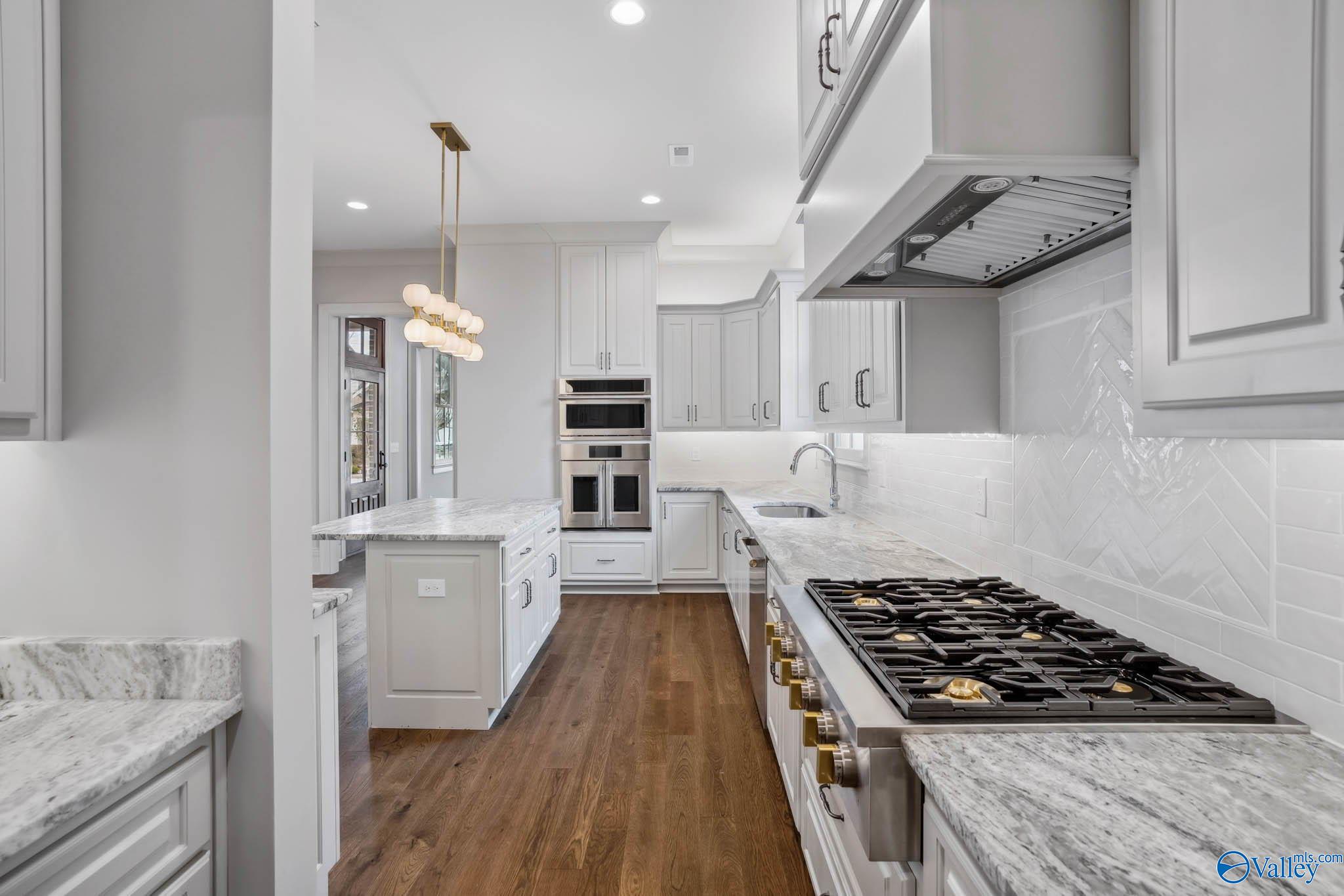 27 Lendon Main Street