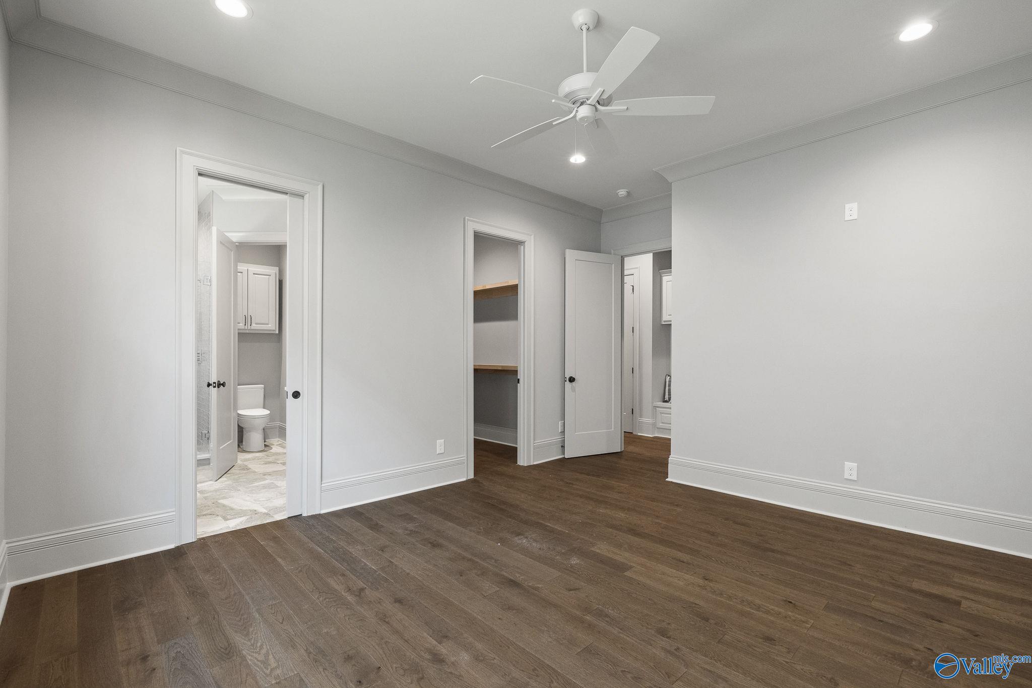 27 Lendon Main Street