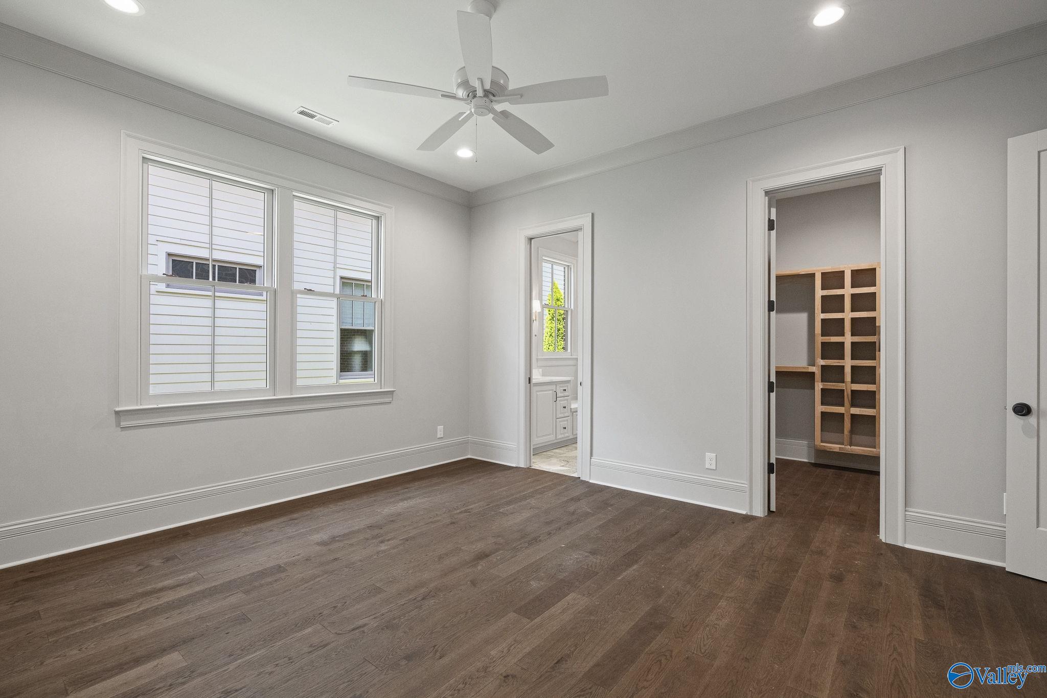 27 Lendon Main Street