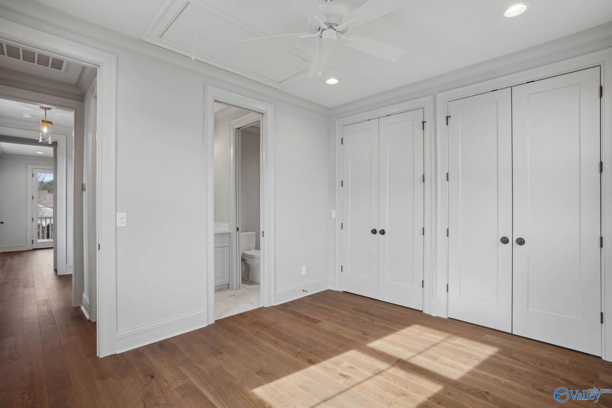 27 Lendon Main Street