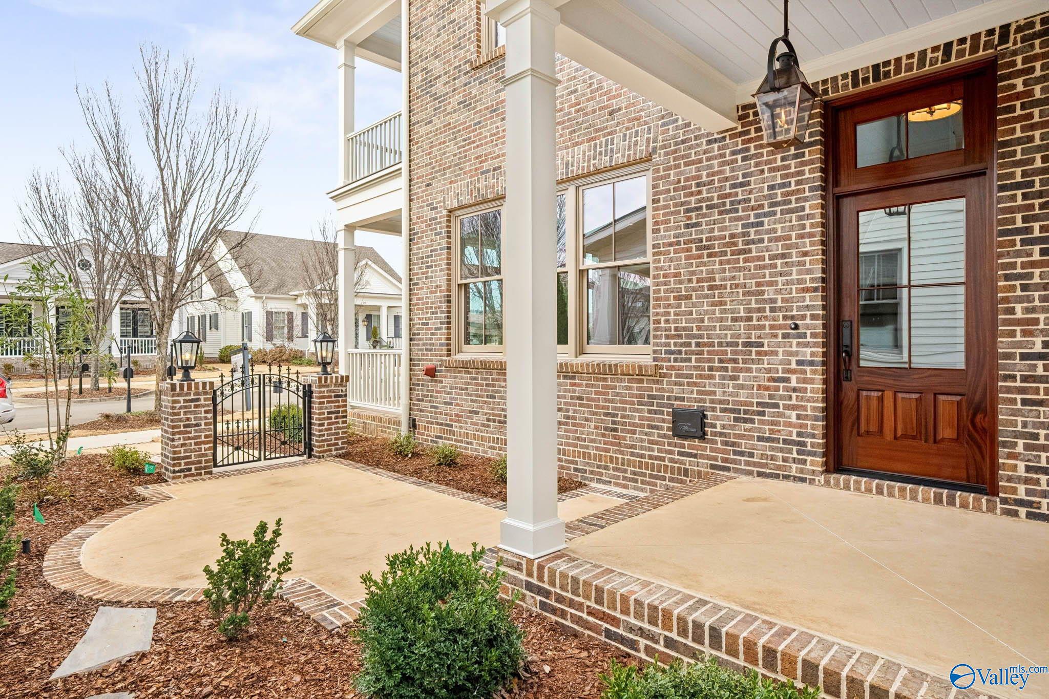 27 Lendon Main Street