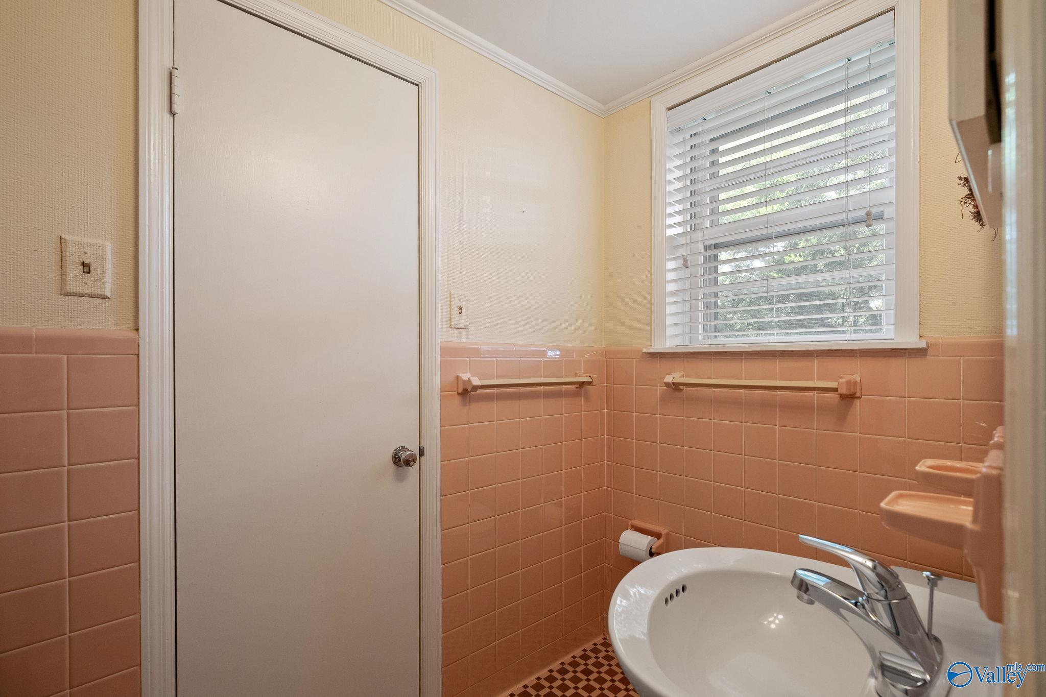 5608 Alta Dena Street SW