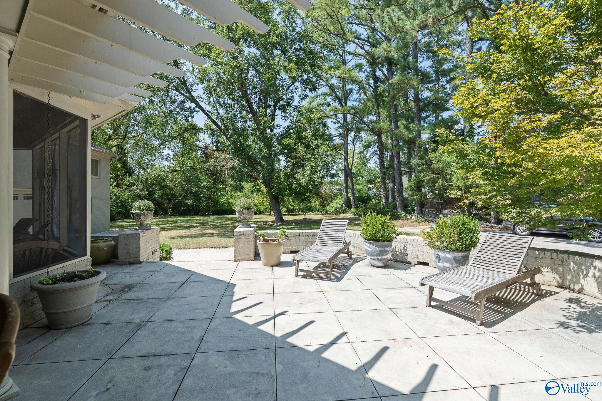 1200 W Cleermont Circle SE