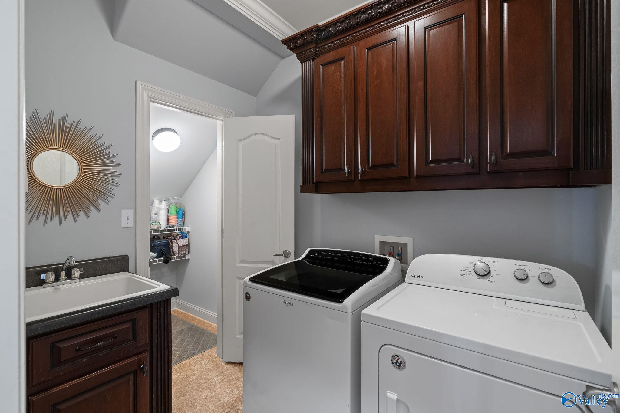 6713 Mountain Ledge Drive