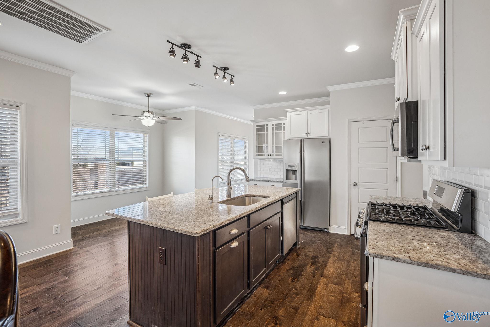 6403 Lincoln Park Place