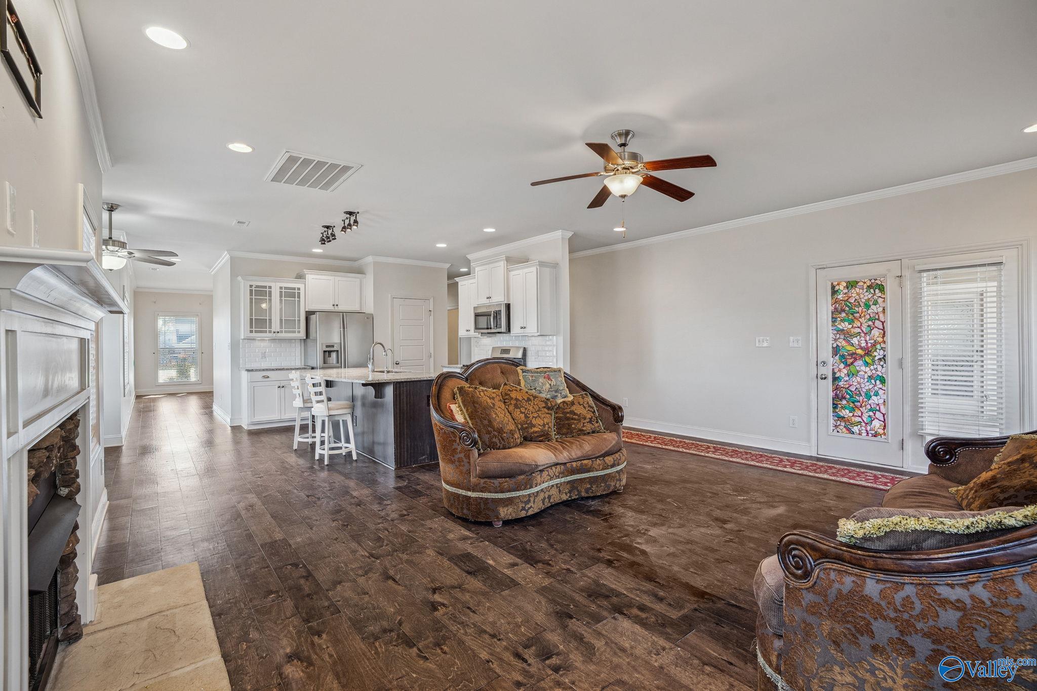 6403 Lincoln Park Place