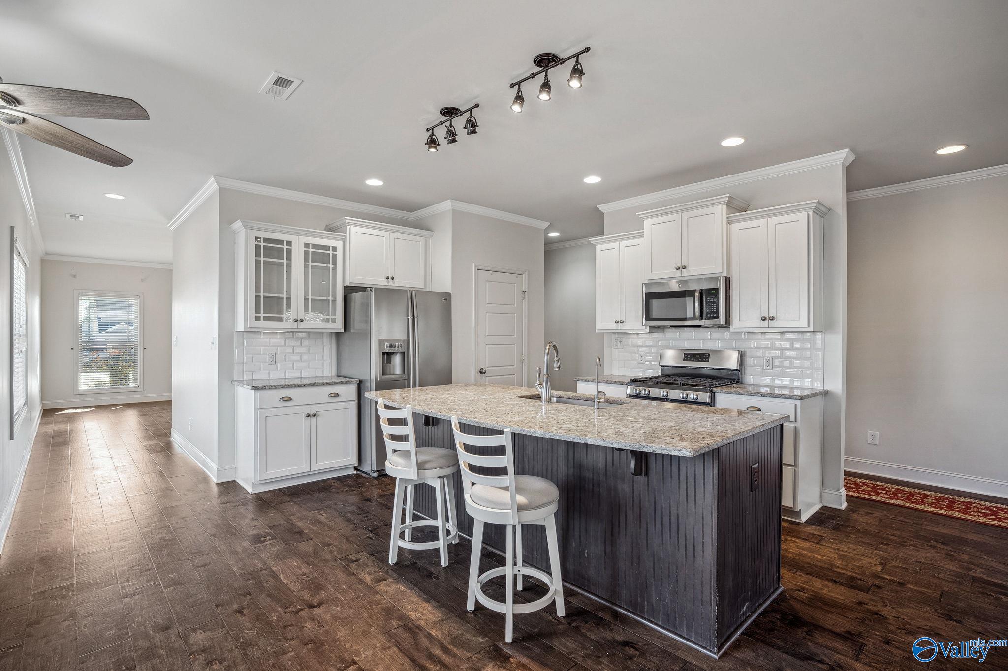 6403 Lincoln Park Place