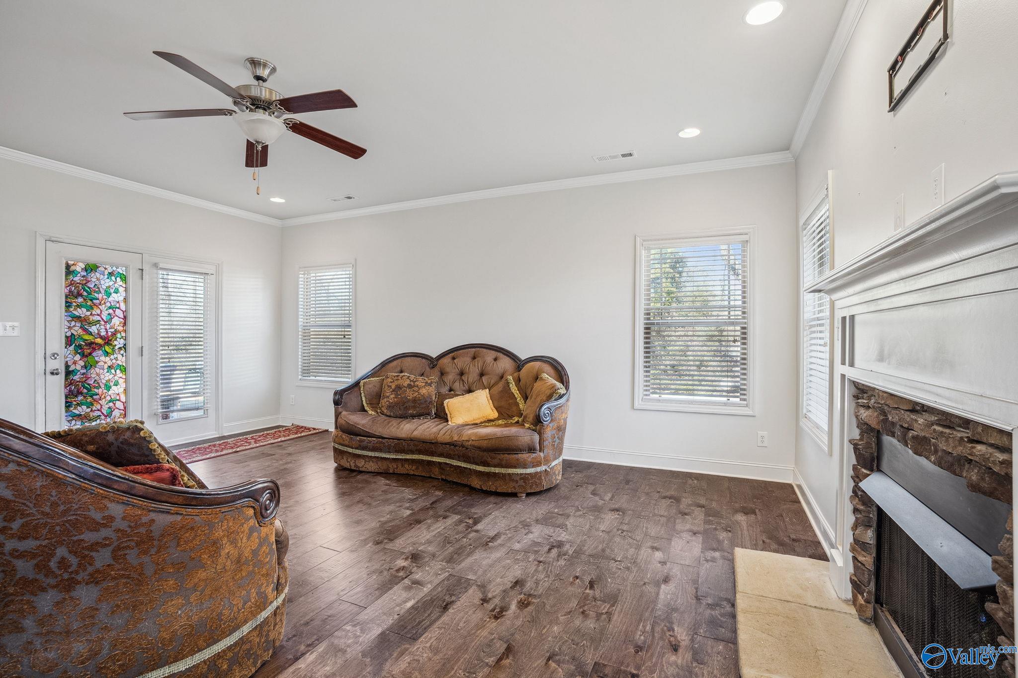 6403 Lincoln Park Place