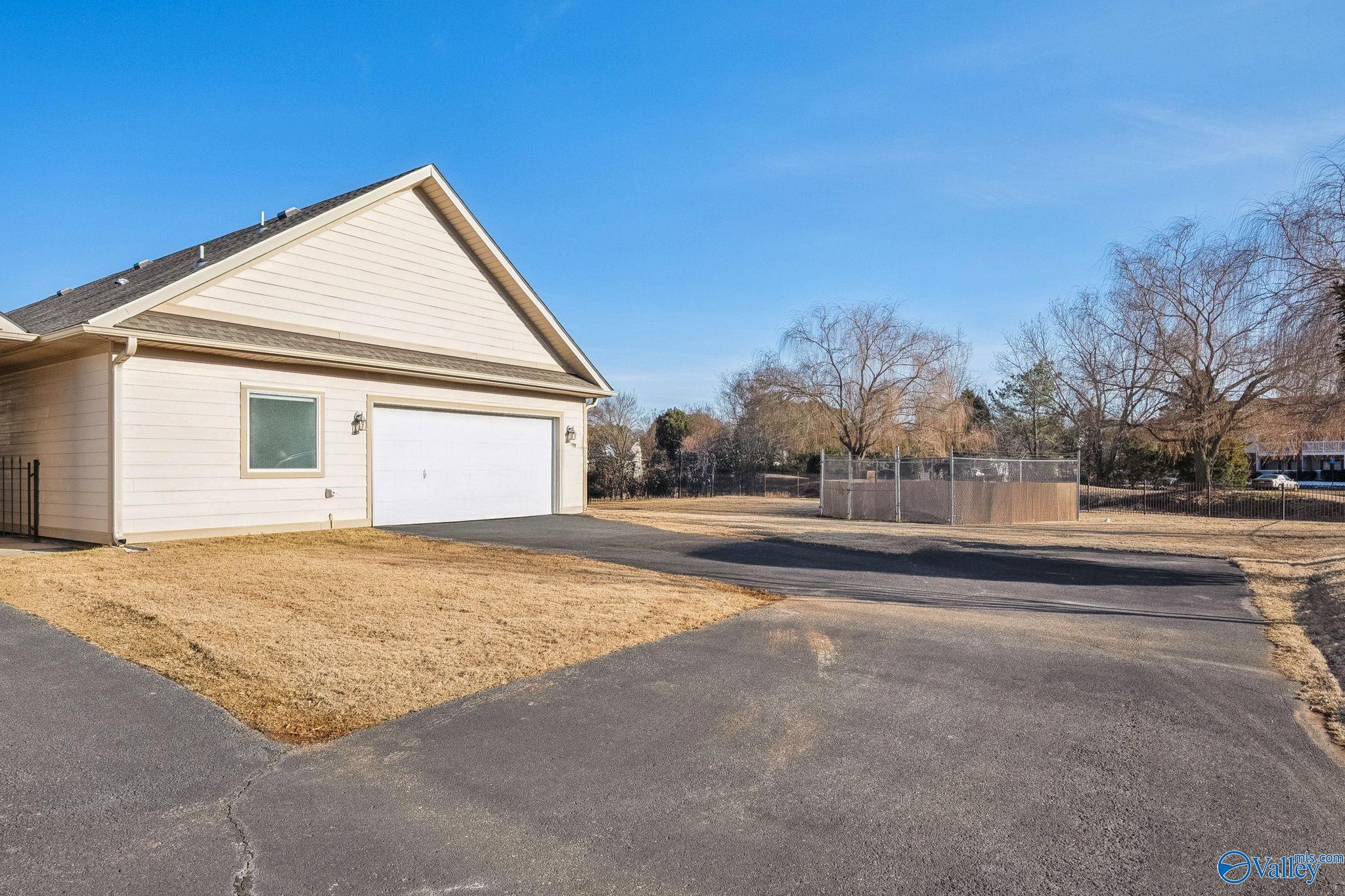 130 Moore Farm Circle NW