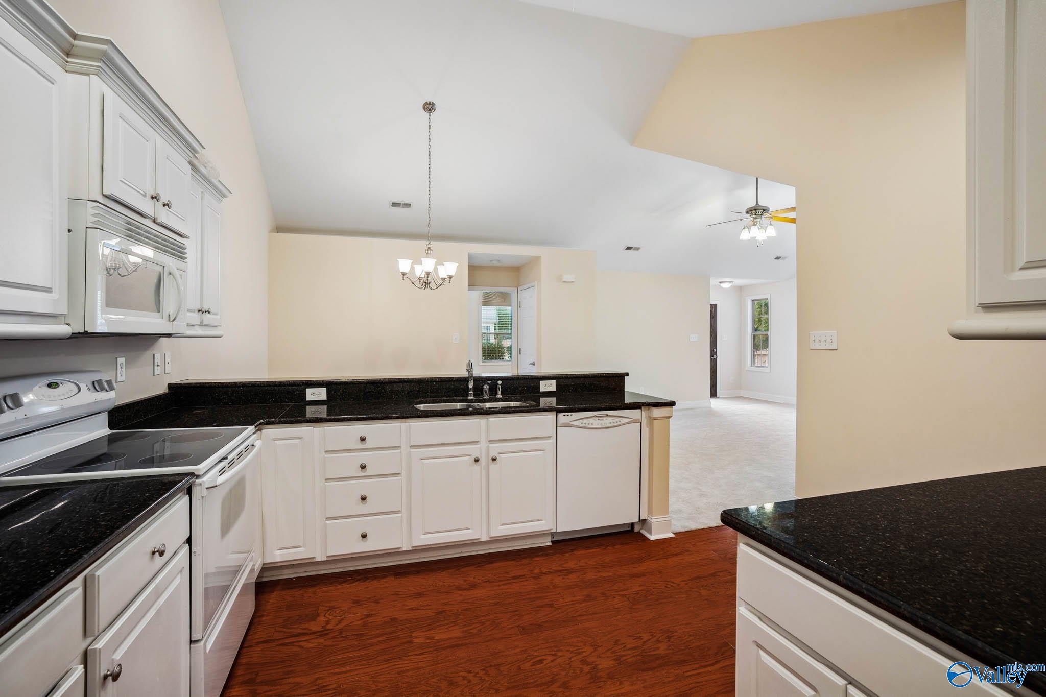 66 Laurel Lane # 602
