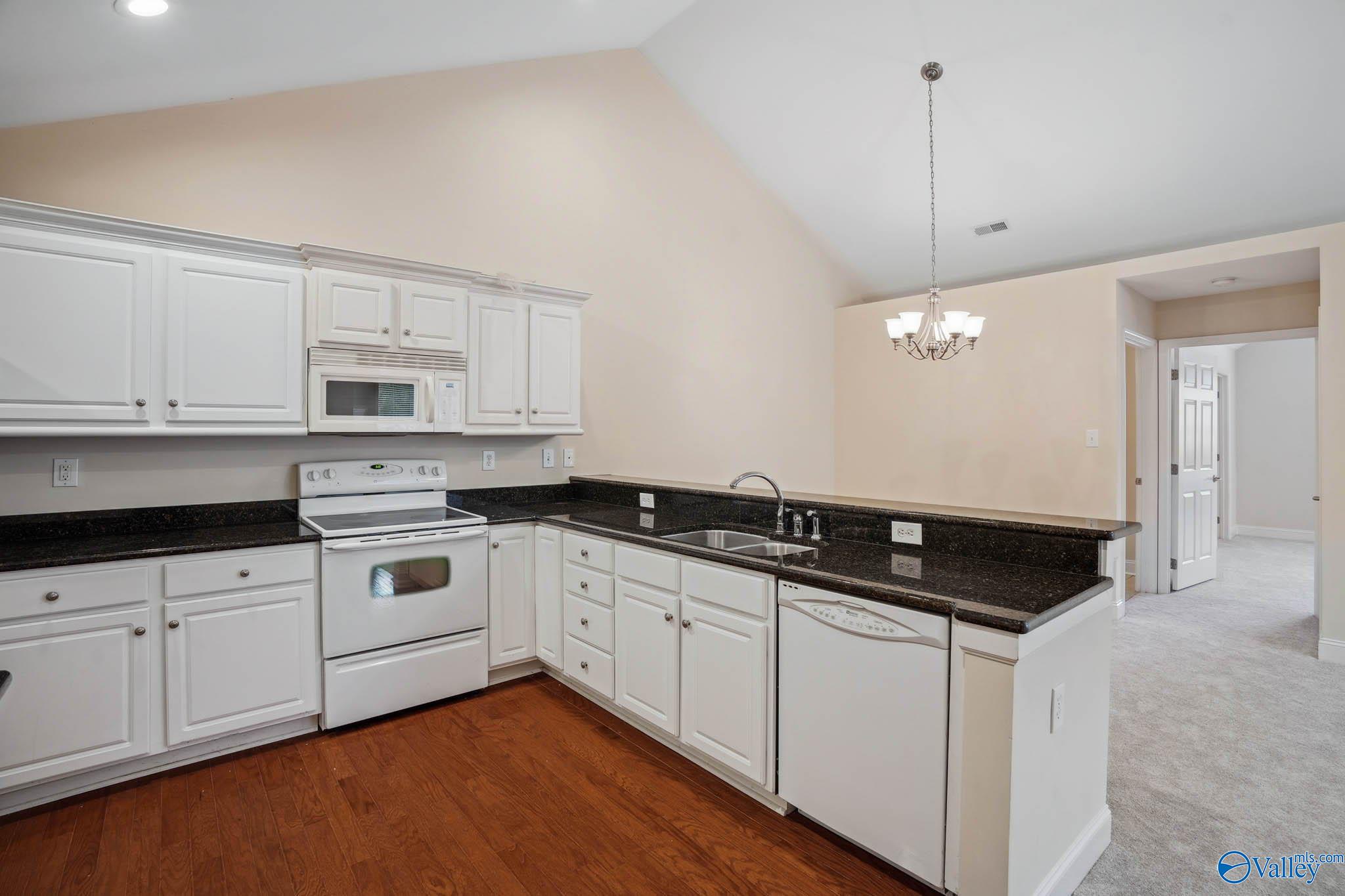 66 Laurel Lane # 602