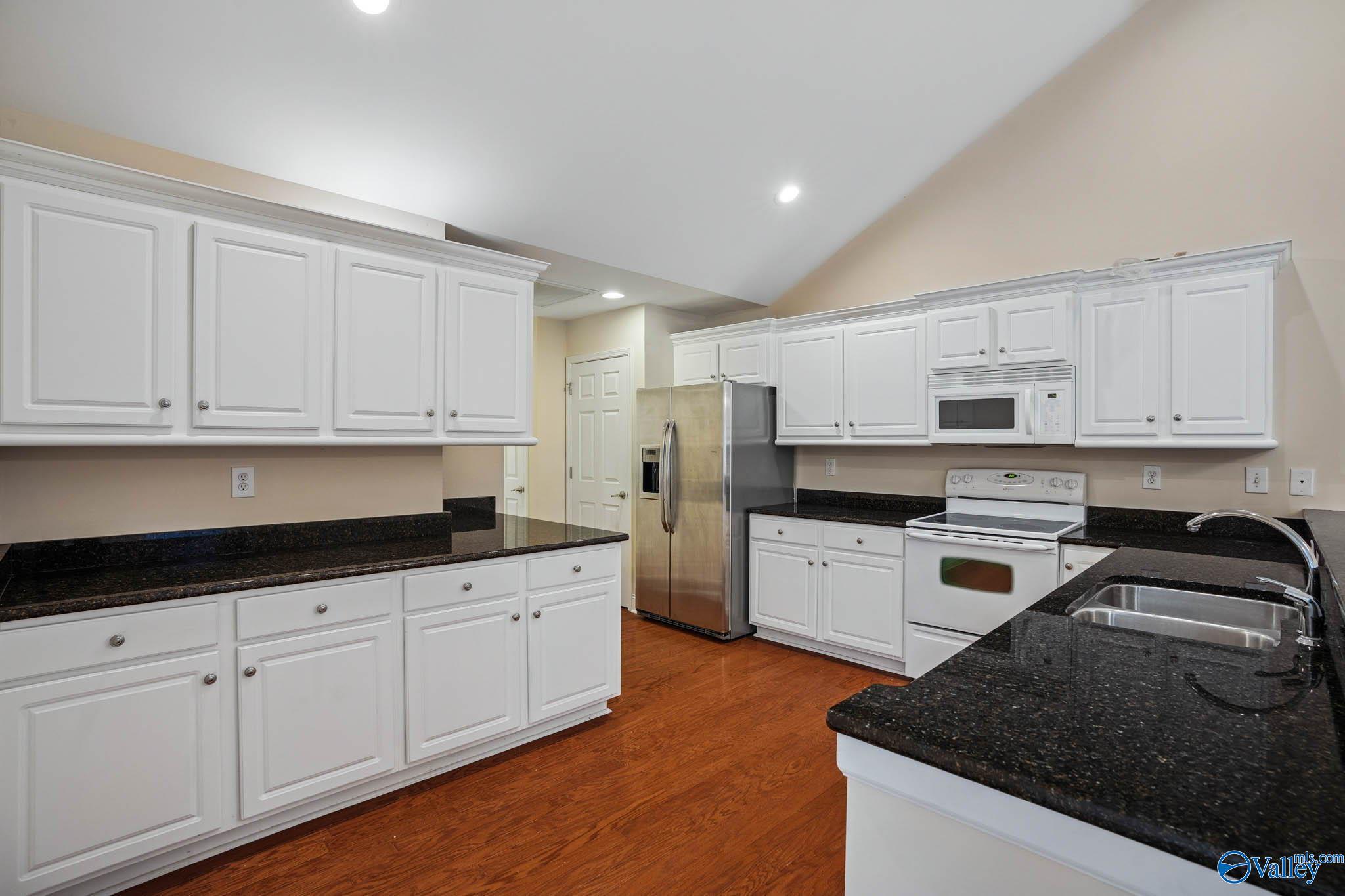 66 Laurel Lane # 602