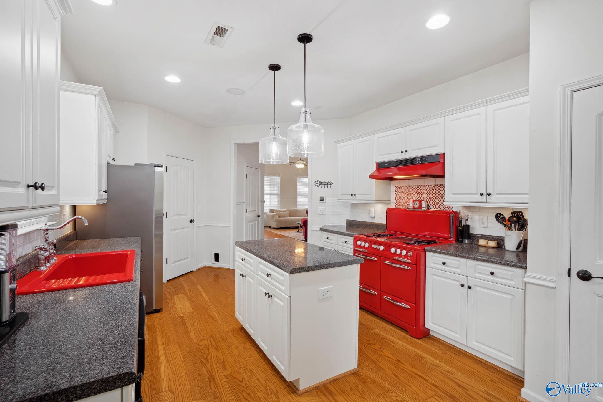 314 Acorn Grove Lane SW