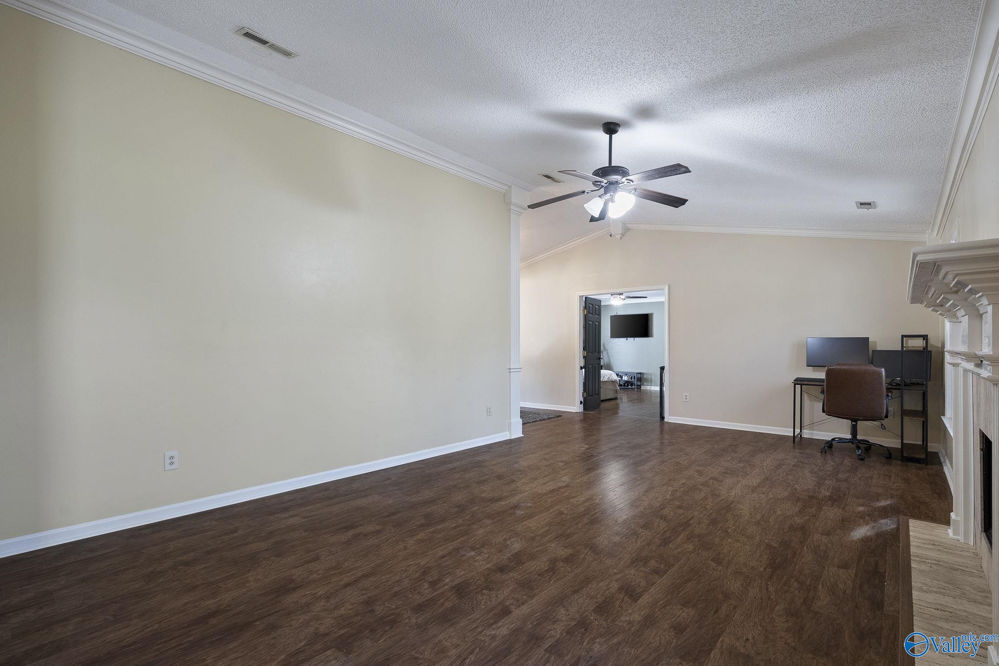 110 Leathertree Lane