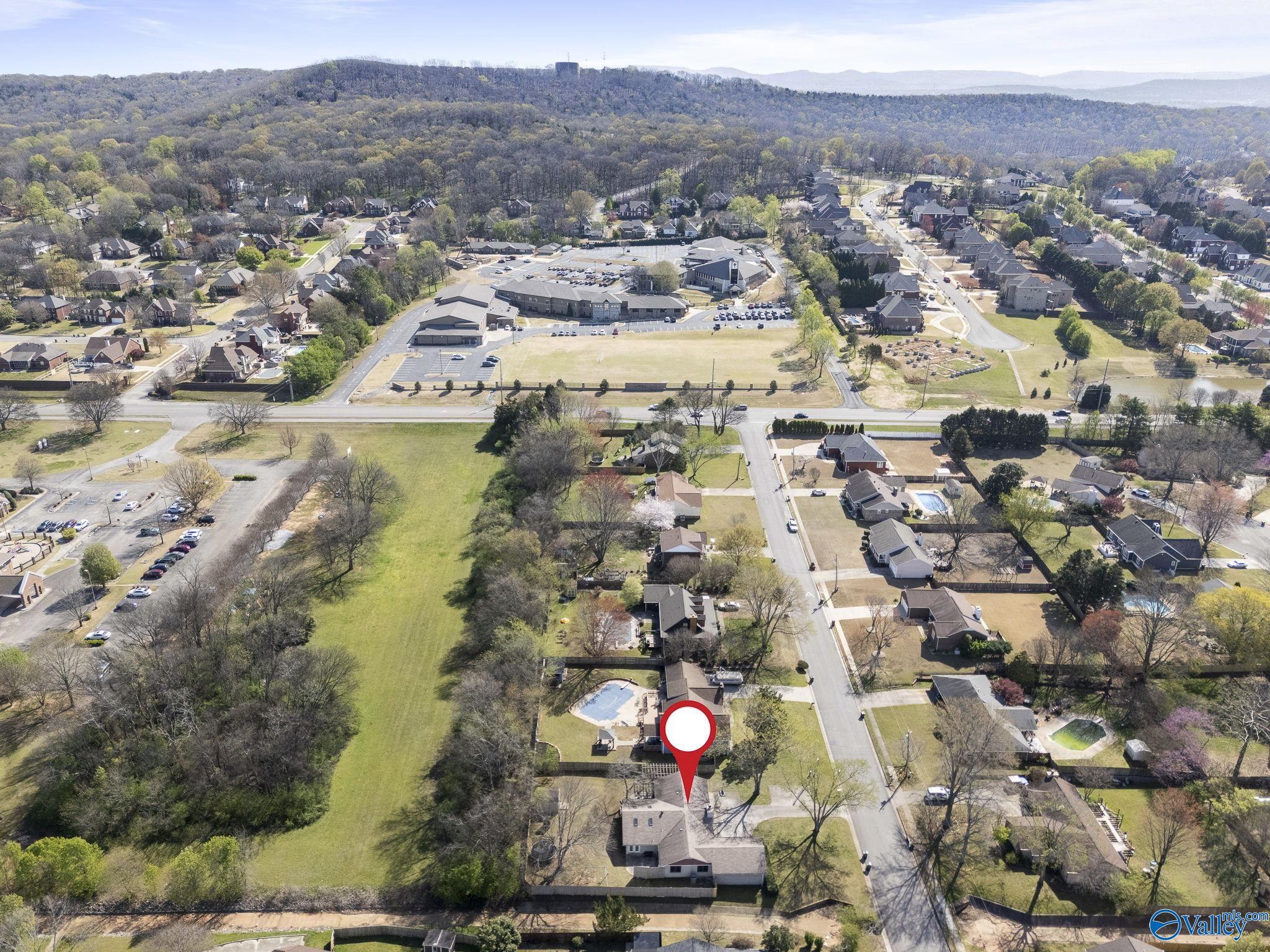 110 Leathertree Lane