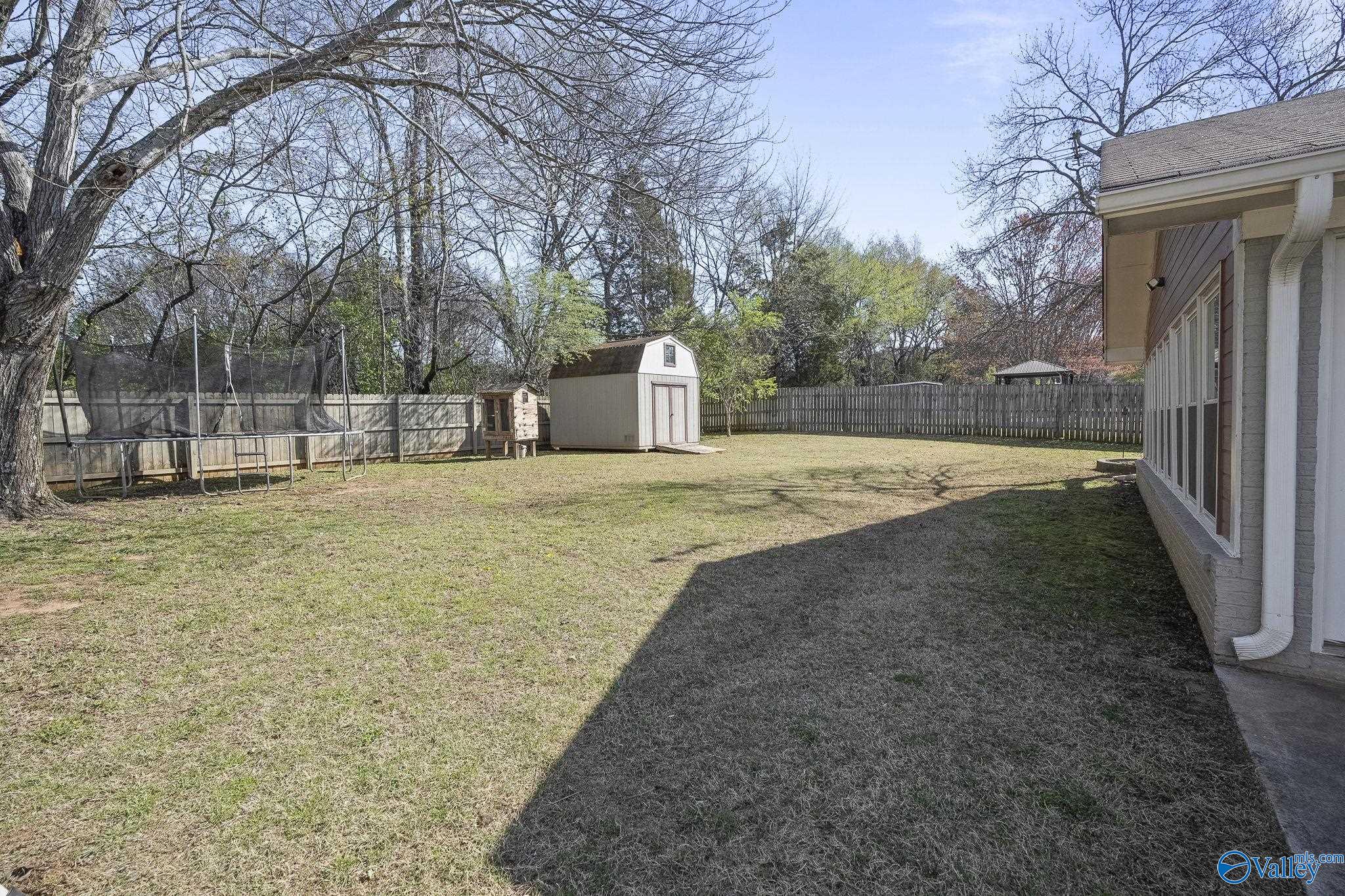 110 Leathertree Lane