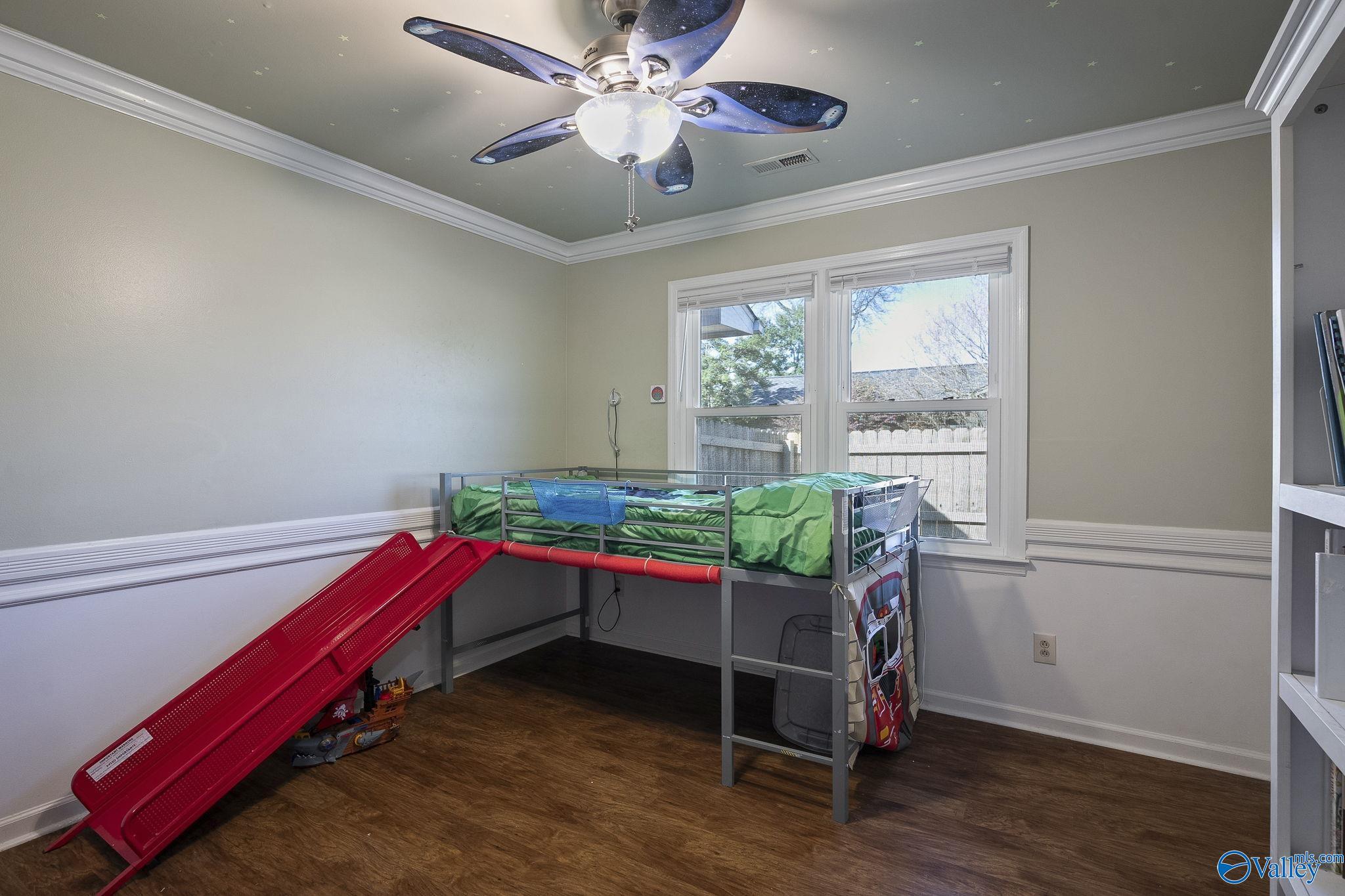 110 Leathertree Lane