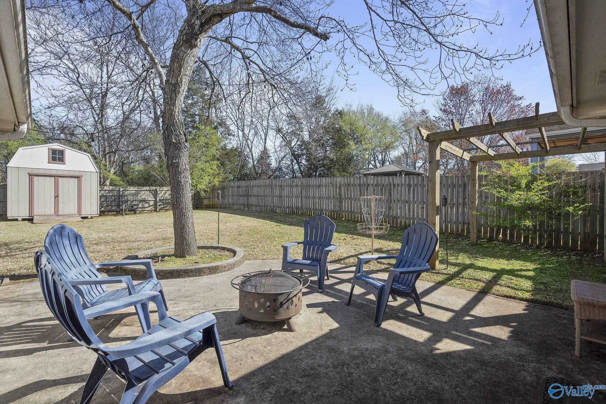 110 Leathertree Lane