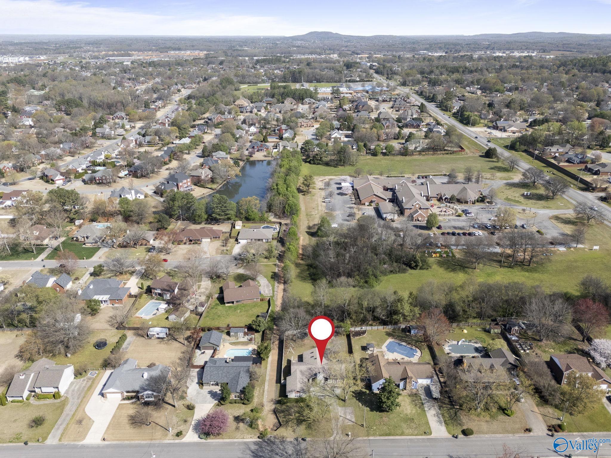 110 Leathertree Lane