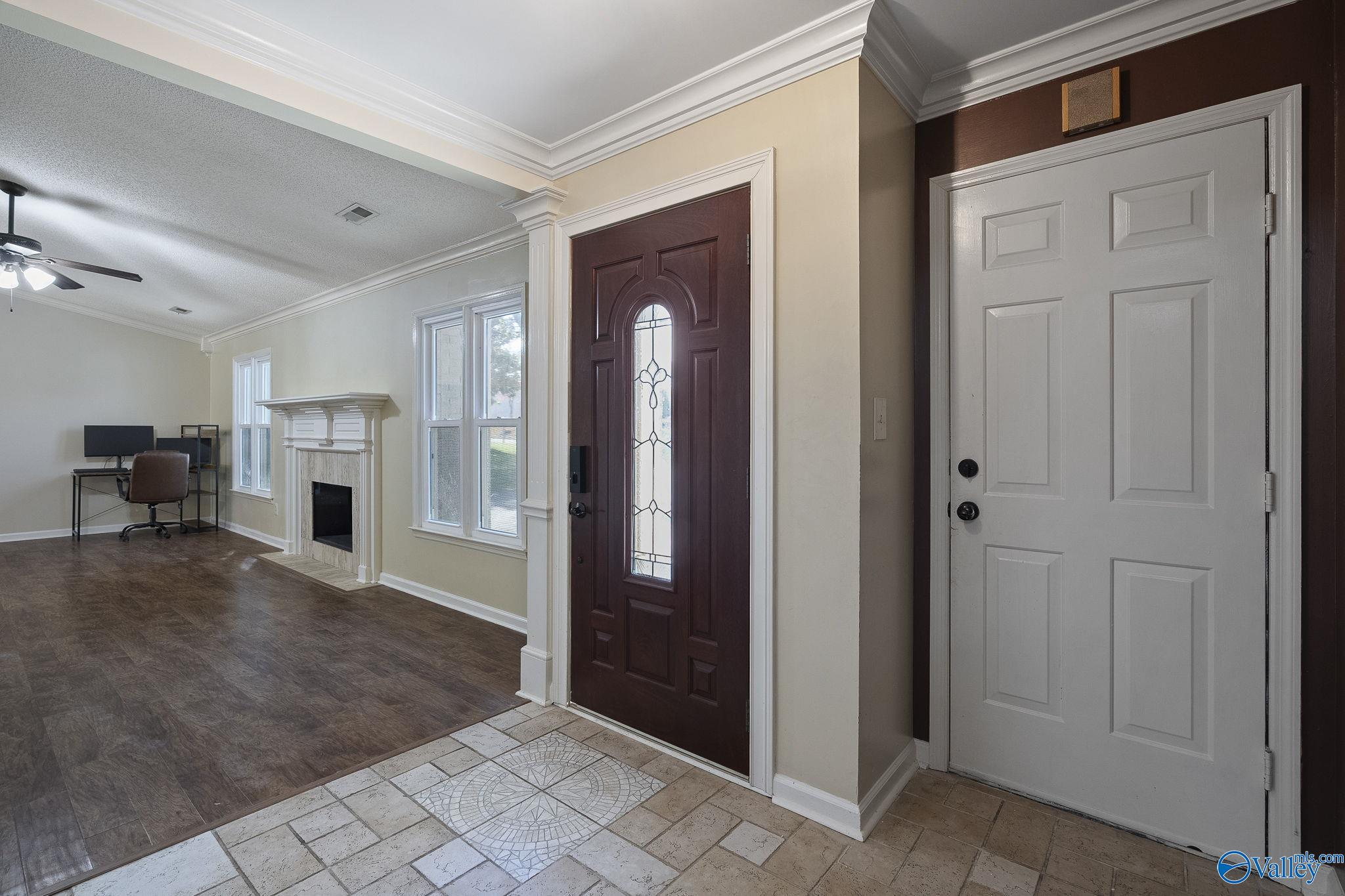 110 Leathertree Lane