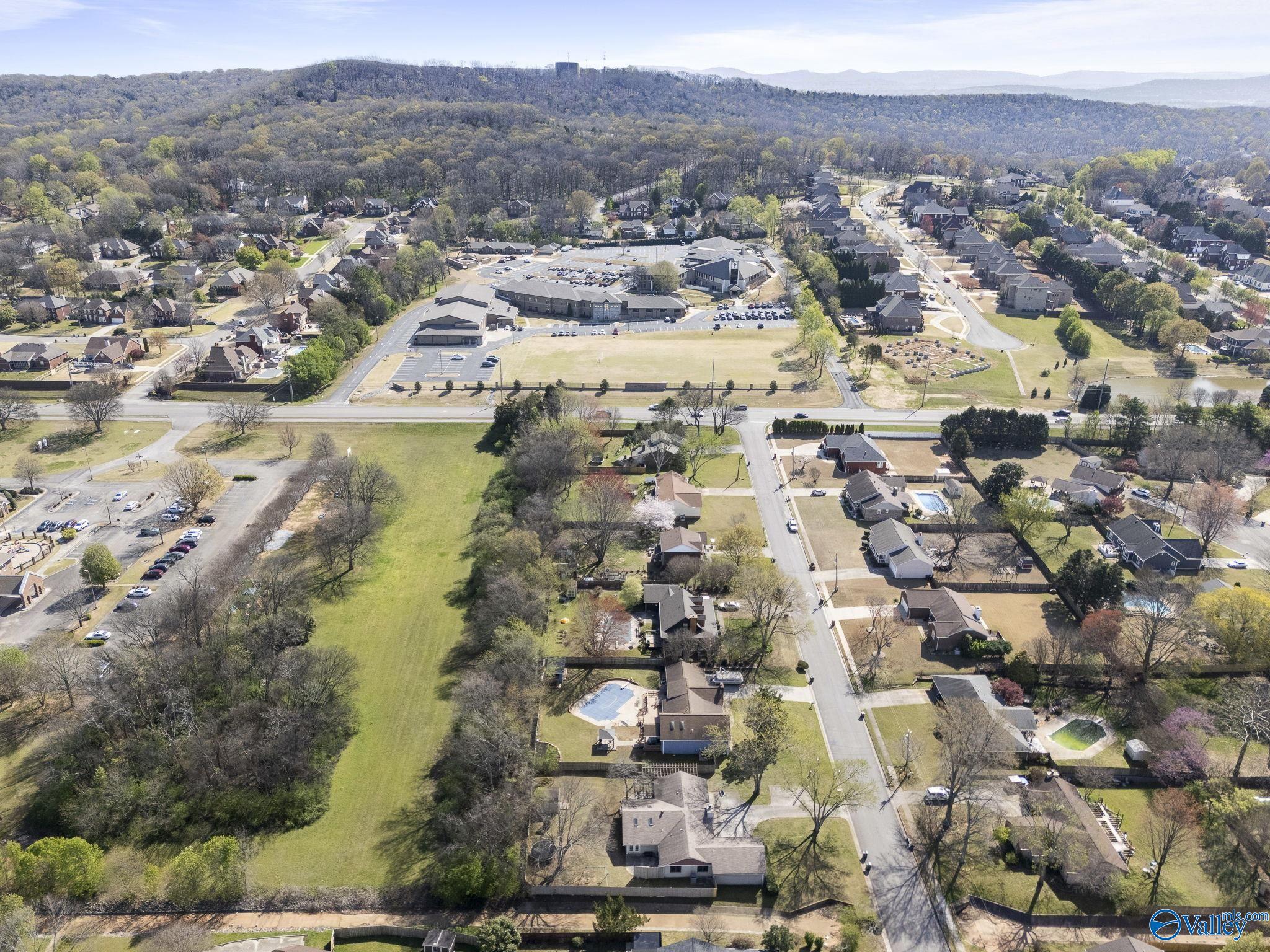 110 Leathertree Lane