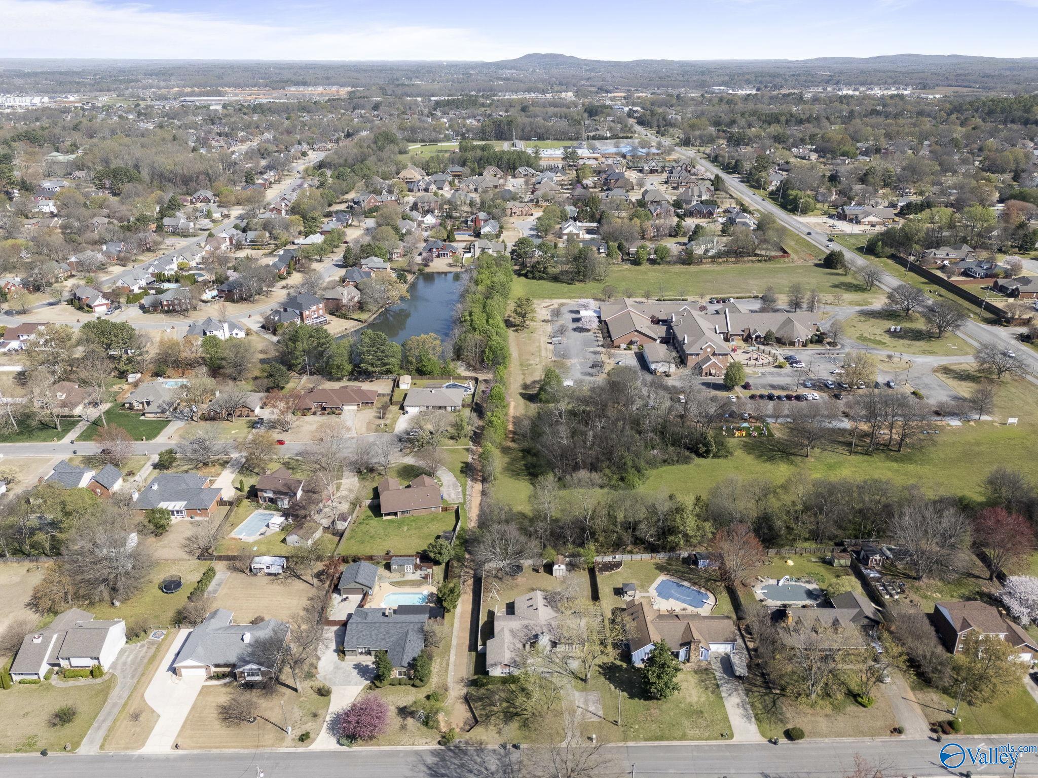 110 Leathertree Lane