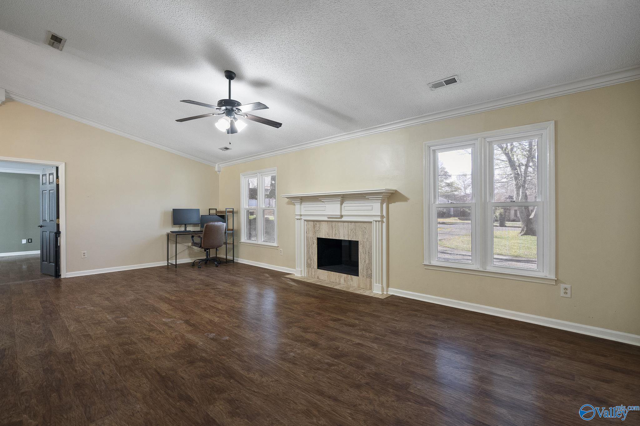 110 Leathertree Lane