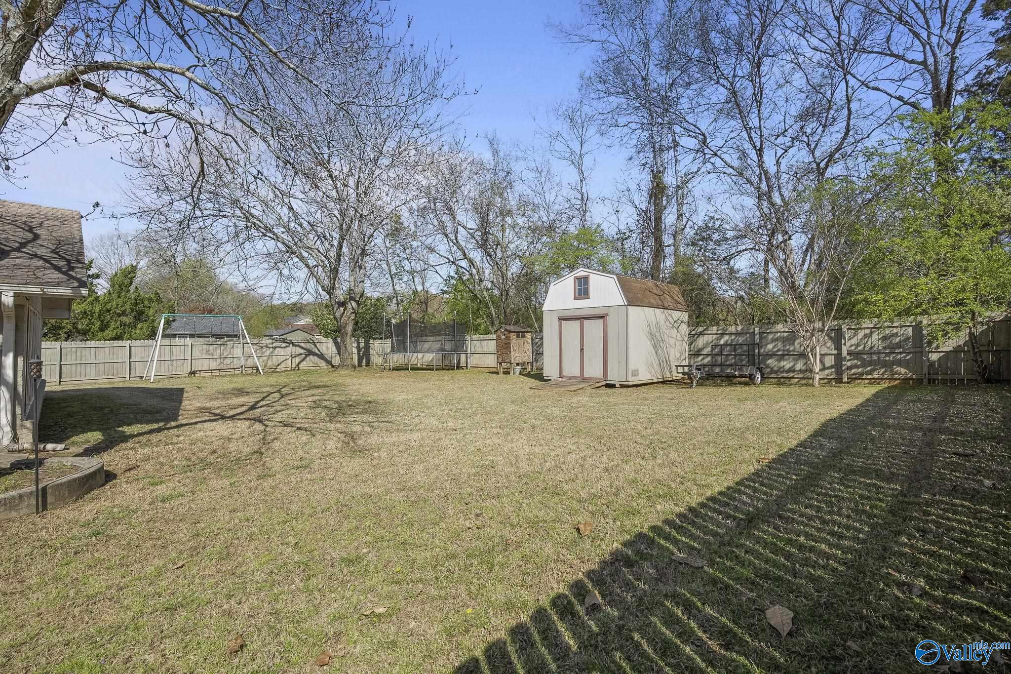 110 Leathertree Lane