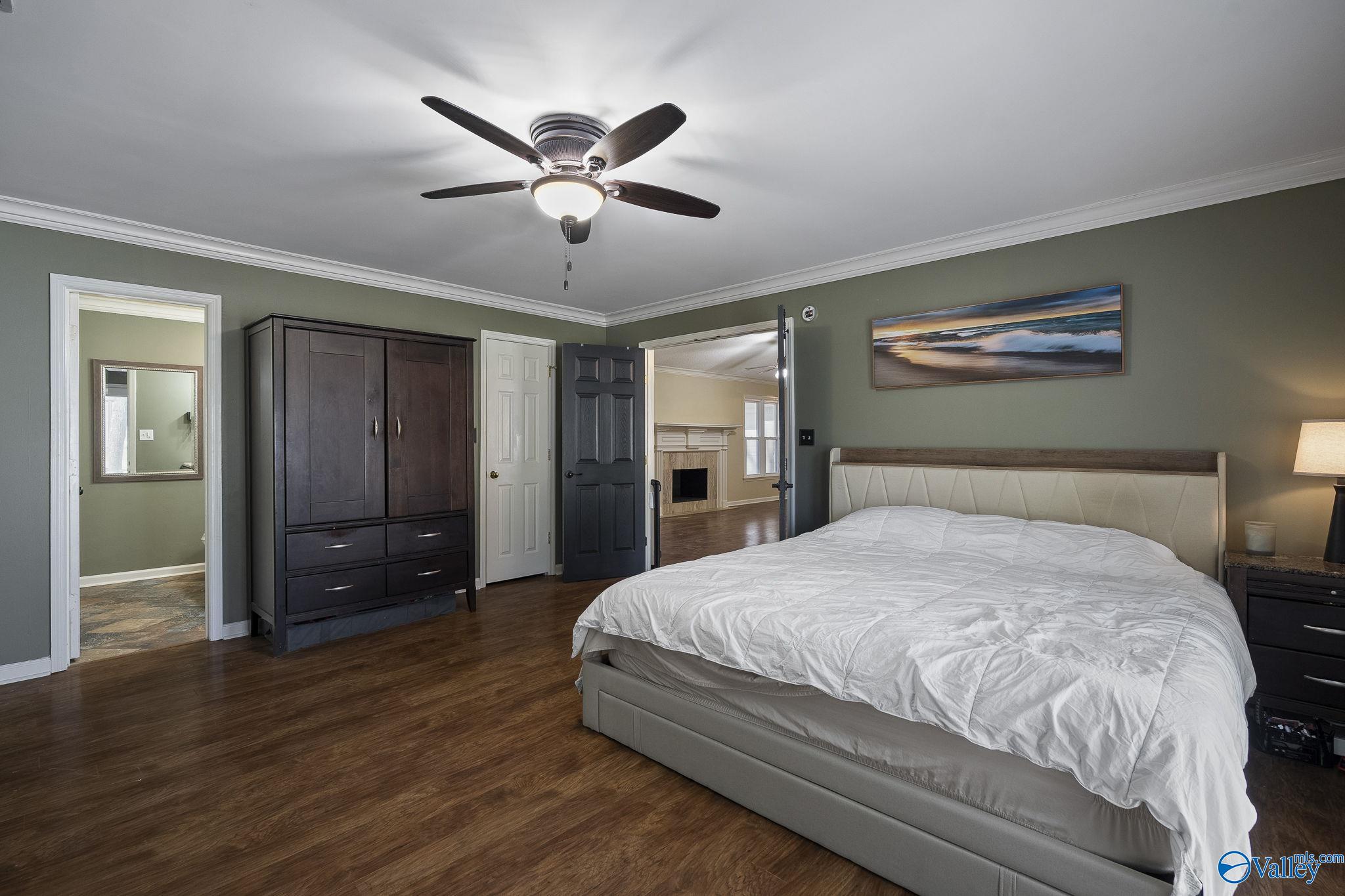 110 Leathertree Lane