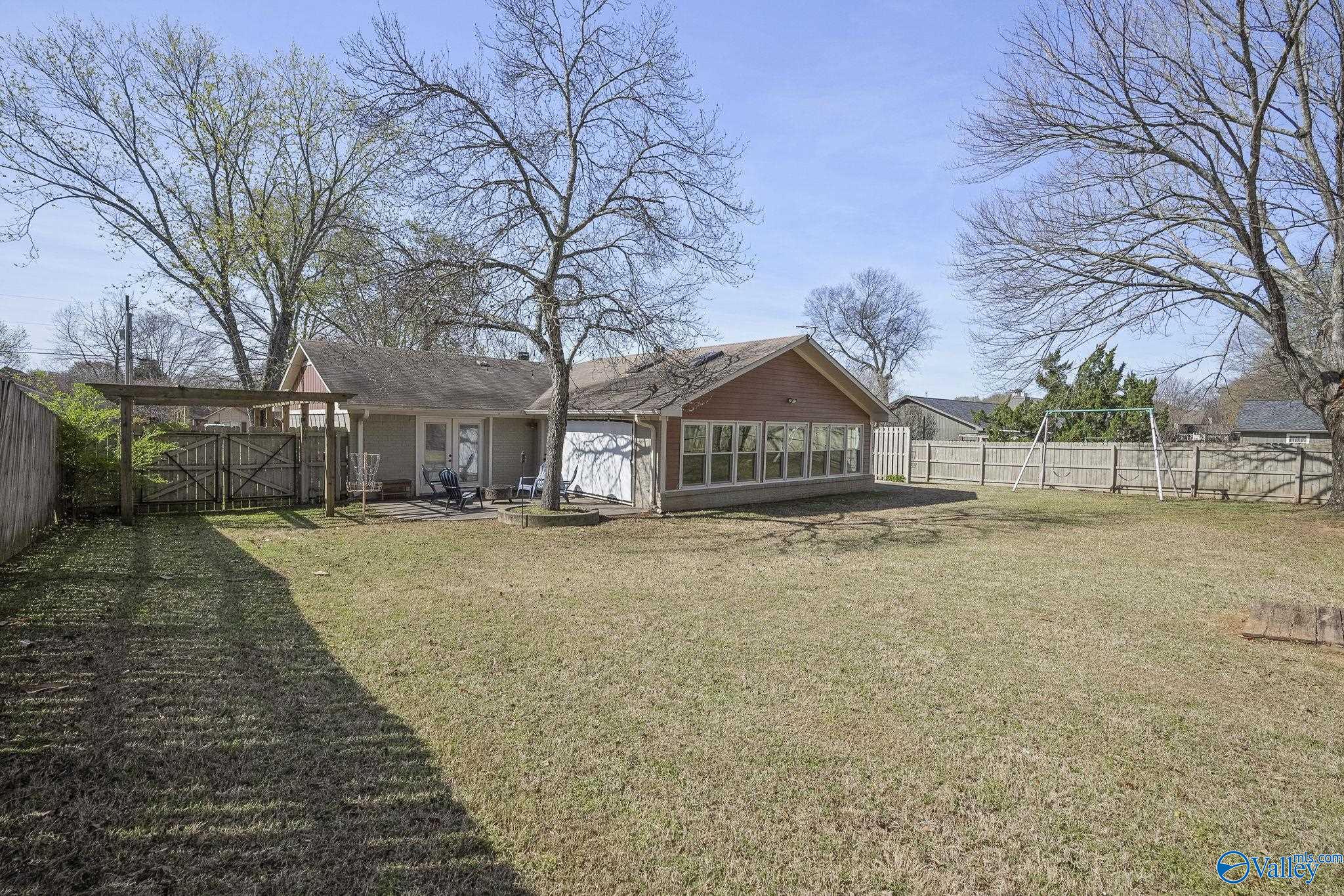 110 Leathertree Lane