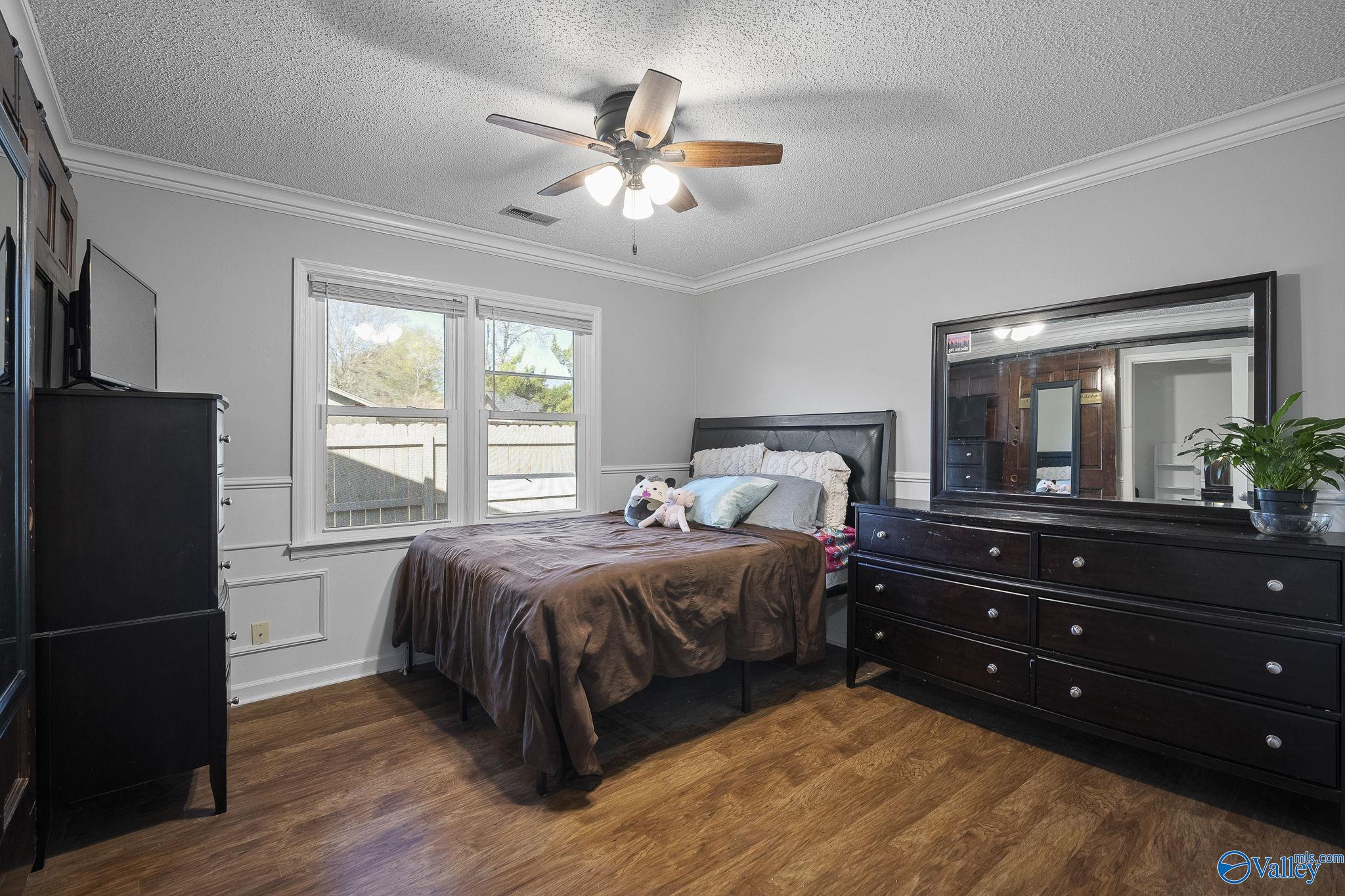 110 Leathertree Lane