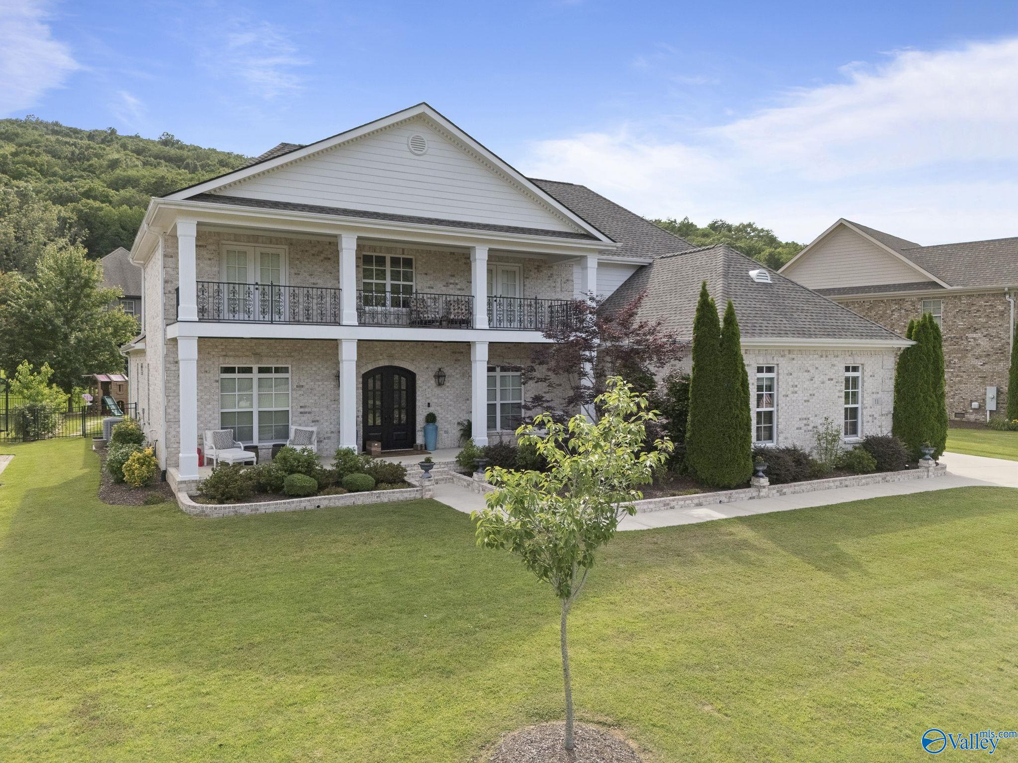 11 SE Braewick Place