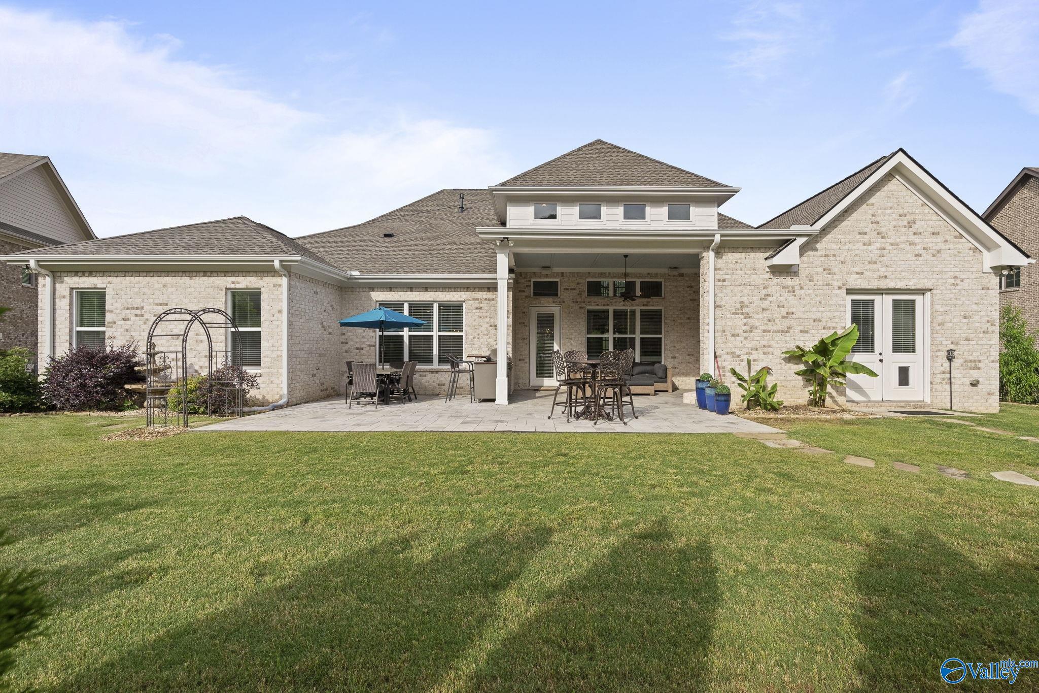 11 SE Braewick Place