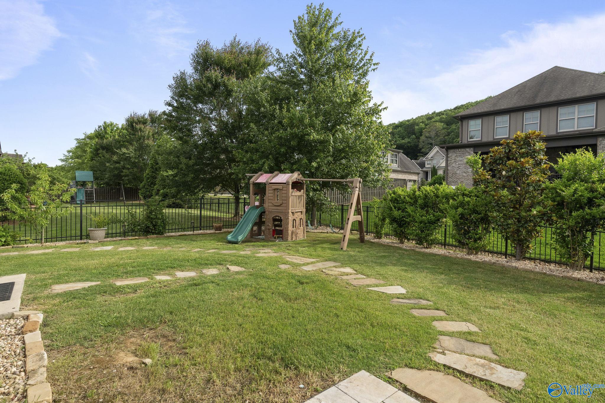 11 SE Braewick Place