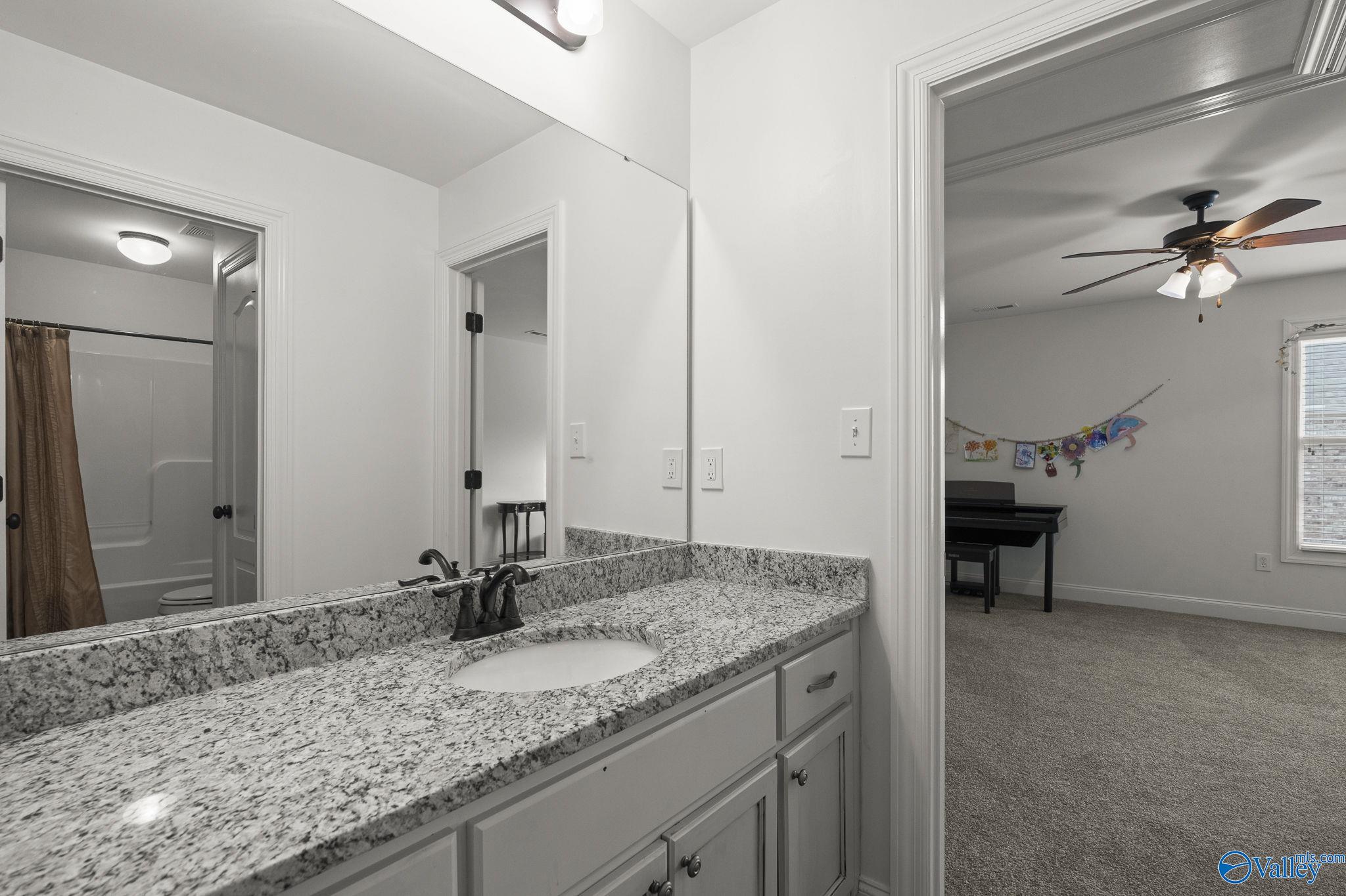 11 SE Braewick Place