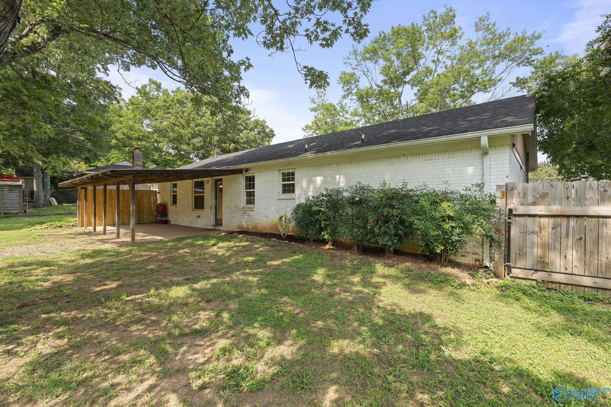 880 Browns Ferry Road