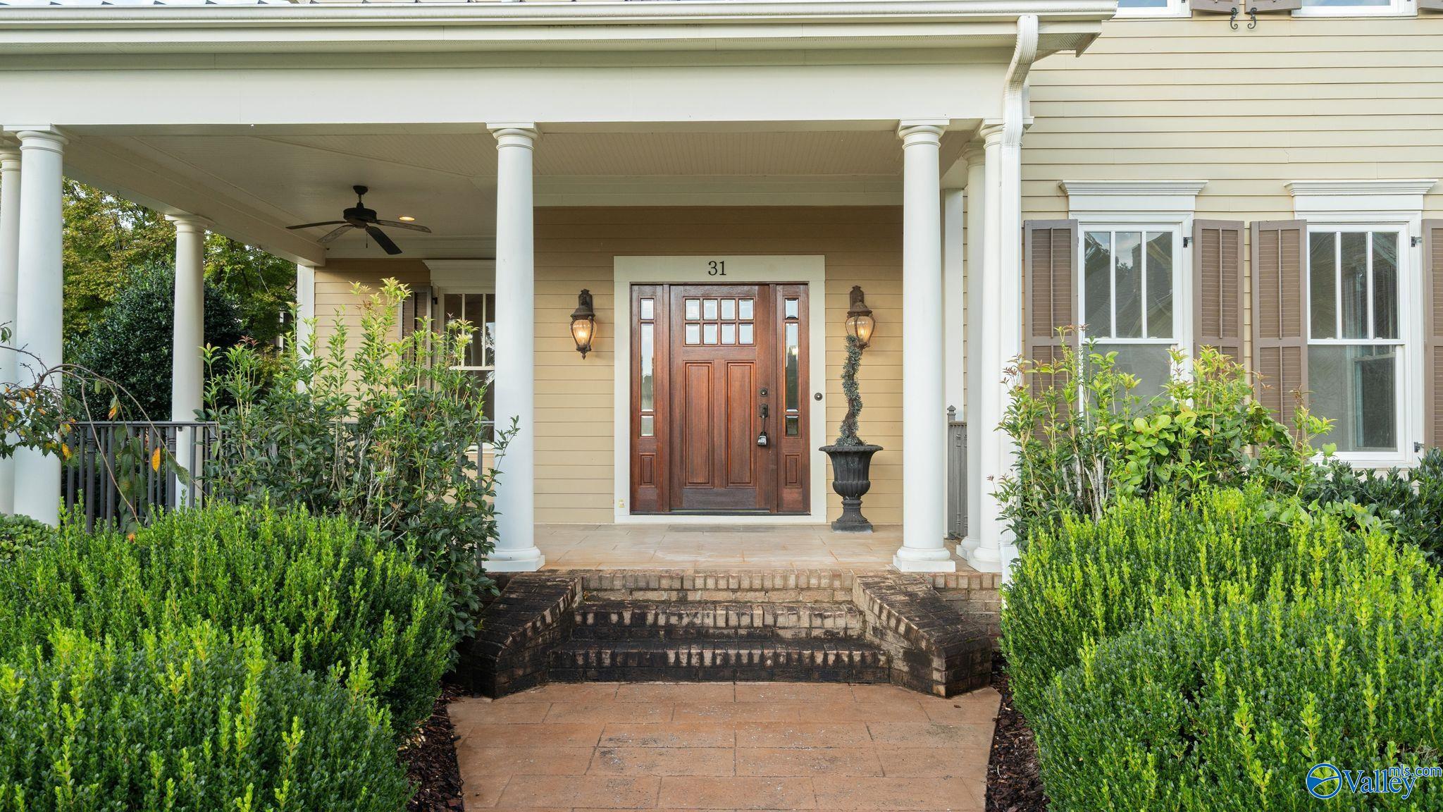 31 Lake Forest Blvd SW