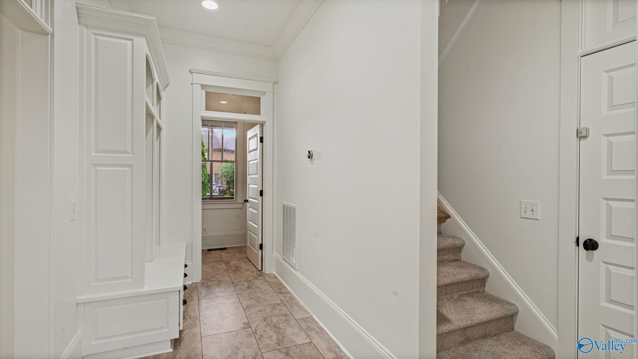 31 Lake Forest Blvd SW