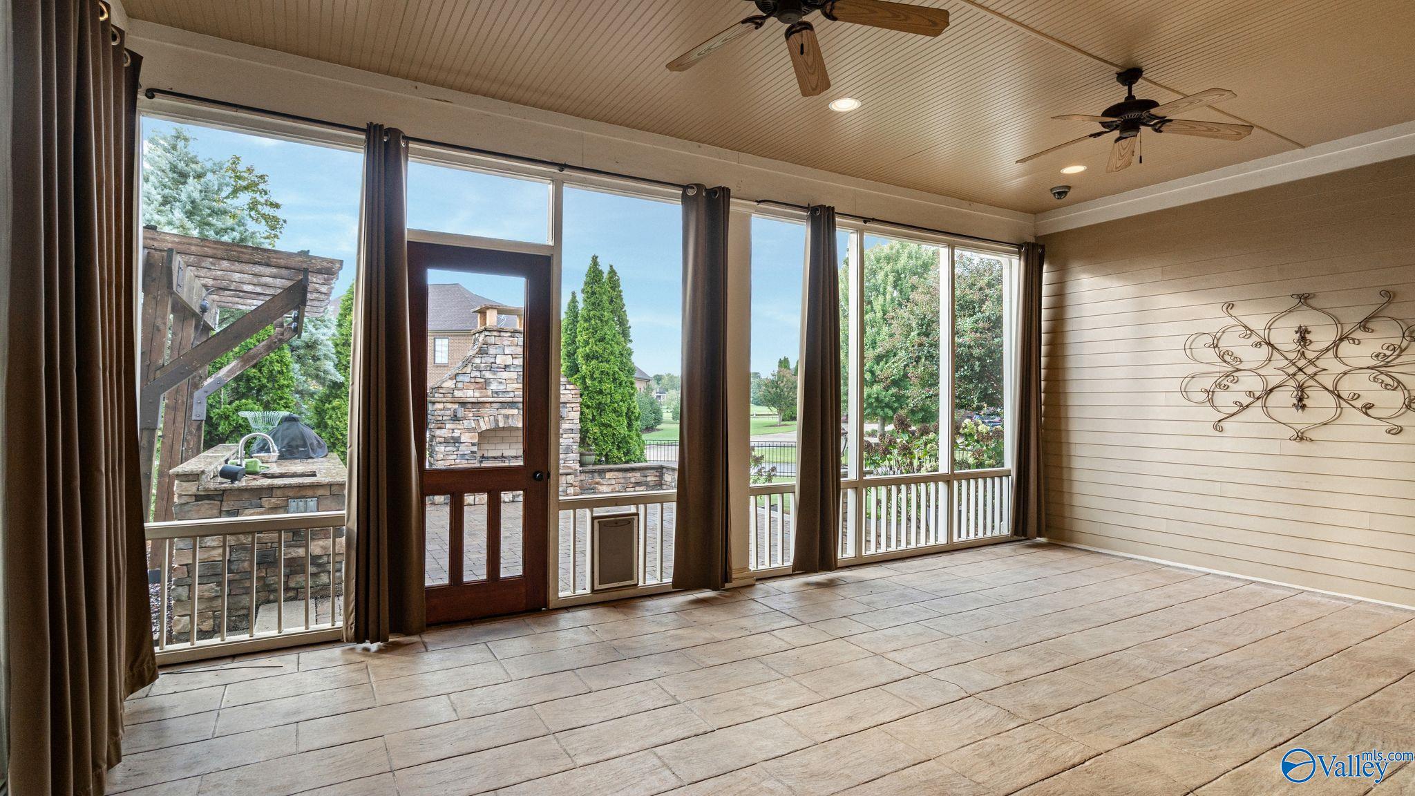 31 Lake Forest Blvd SW