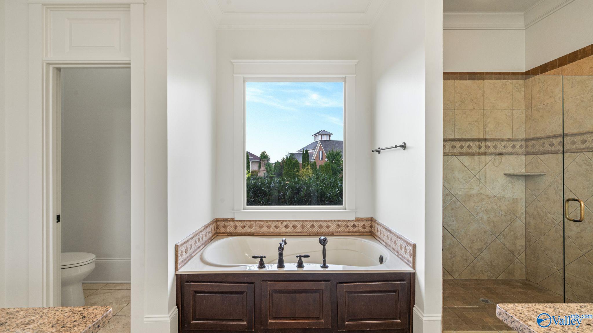 31 Lake Forest Blvd SW