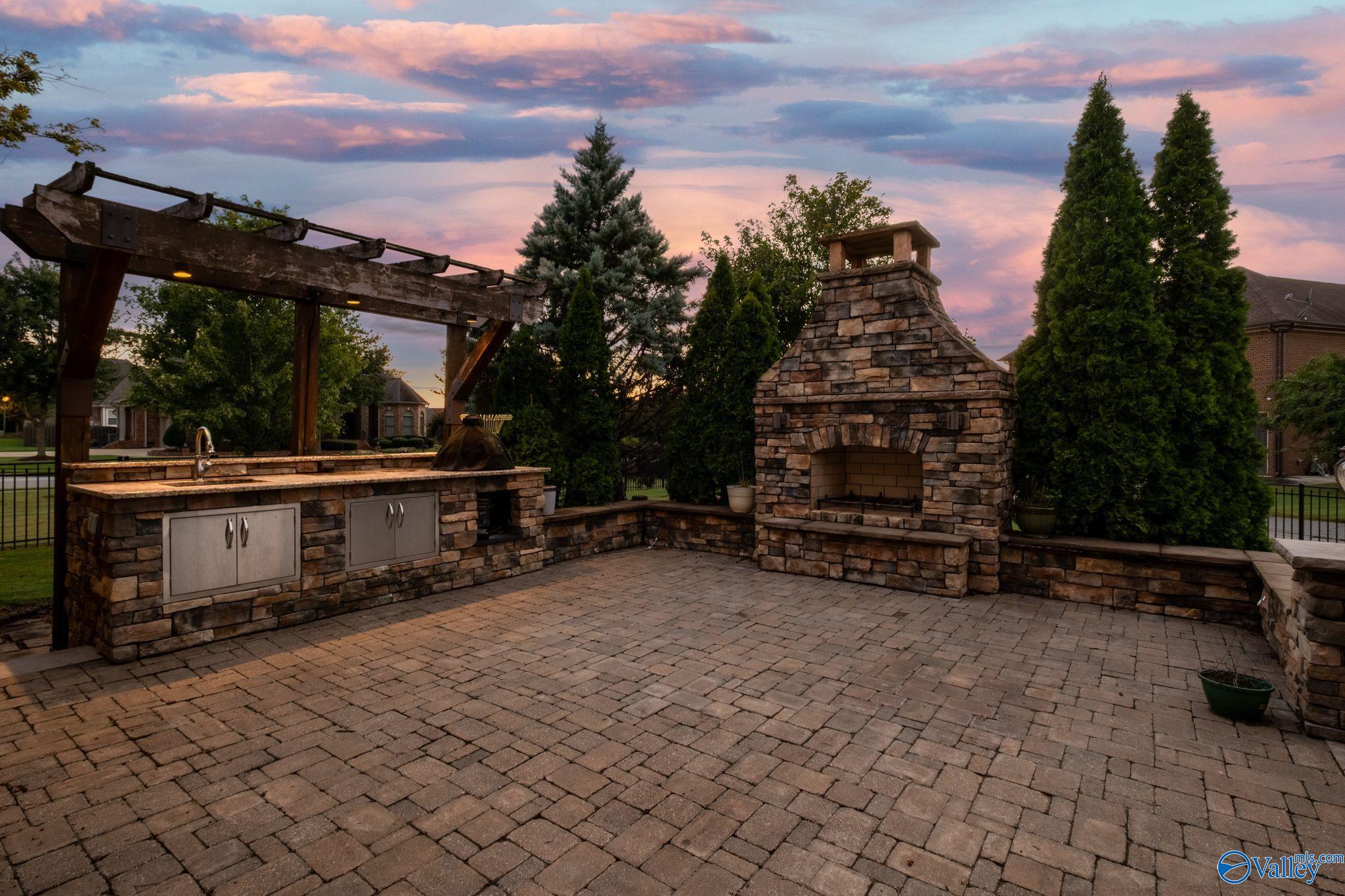 31 Lake Forest Blvd SW